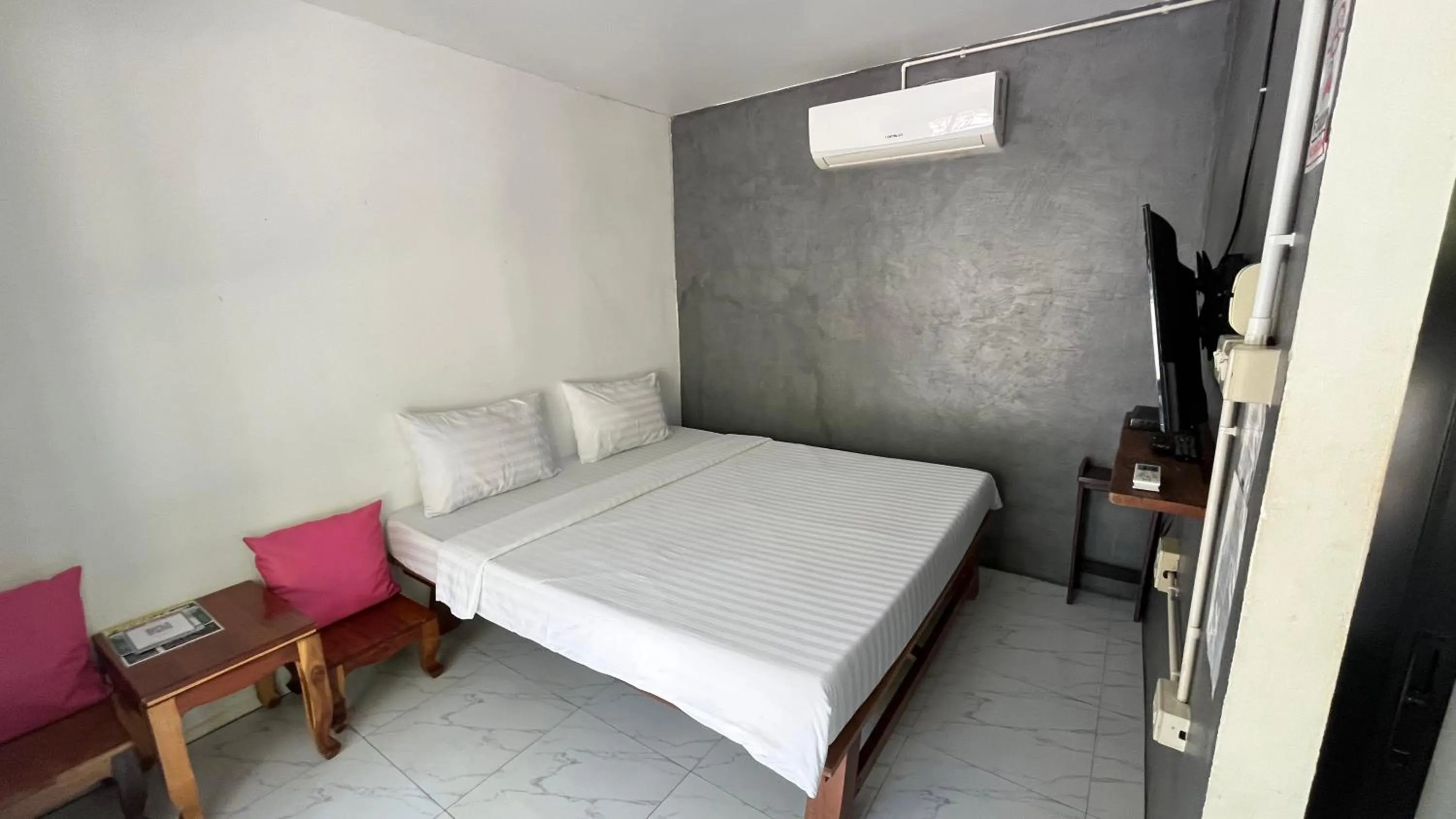 Bed in Sangkaset Resort