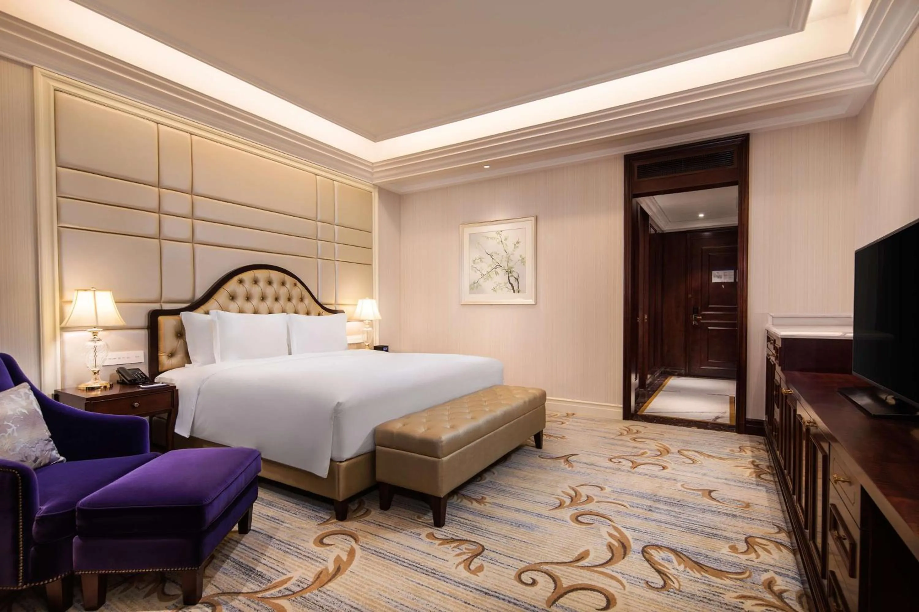 Superior Room - King in Radisson Blu Forest Manor Shanghai Hongqiao - Near NECC