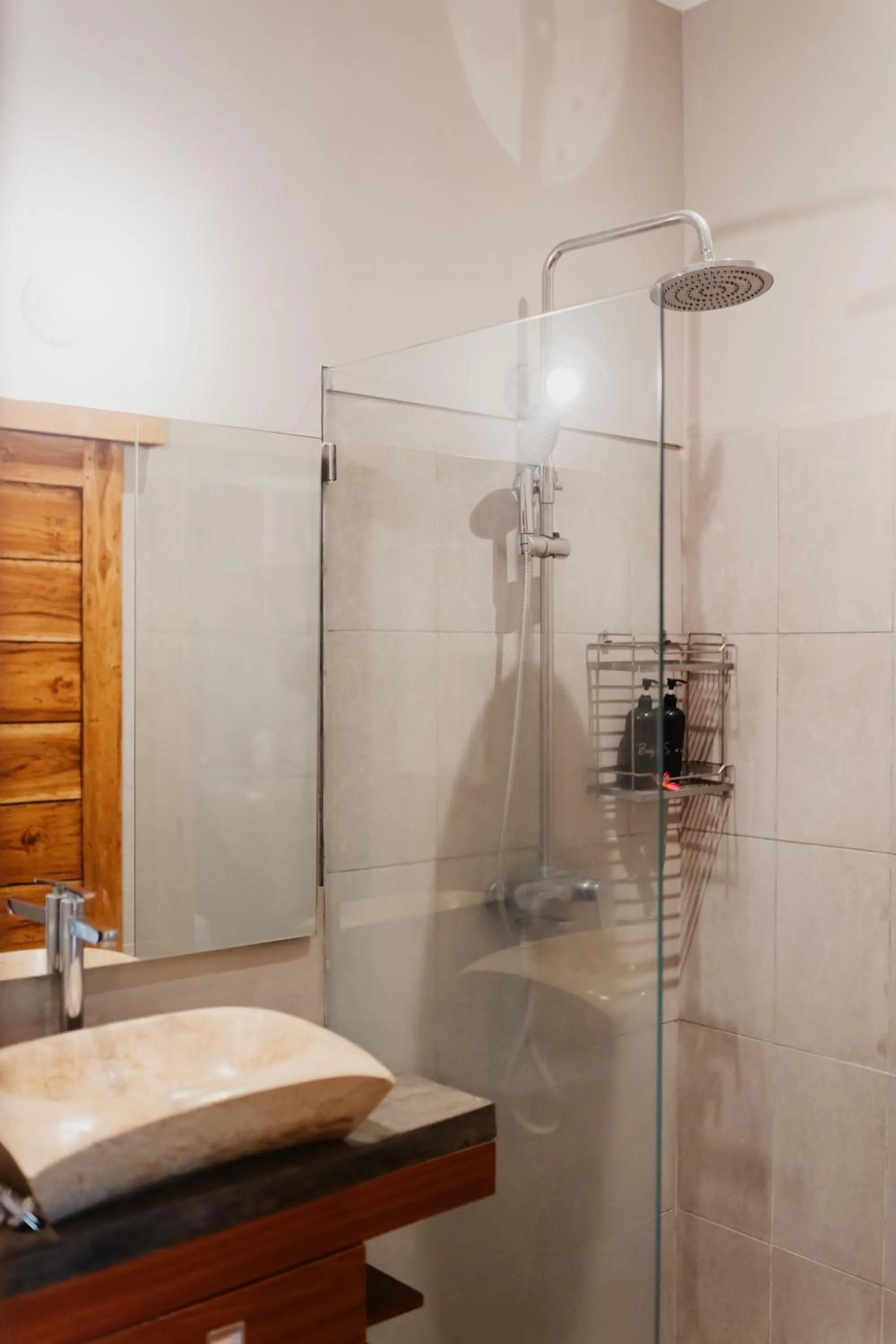 Shower in Pangkung Sari Bed and Breakfast