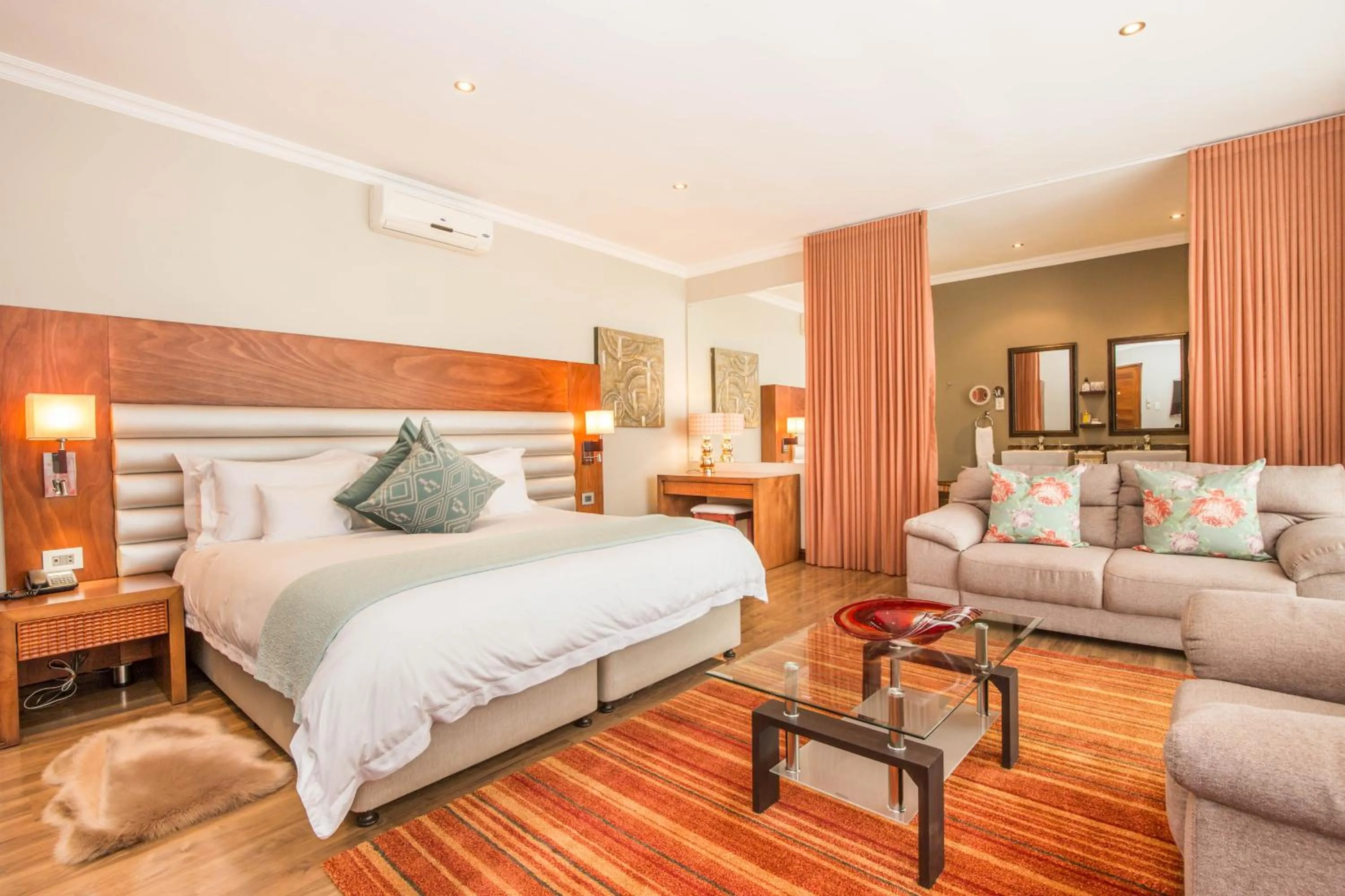 Bed in Ekhaya Boutique Hotel