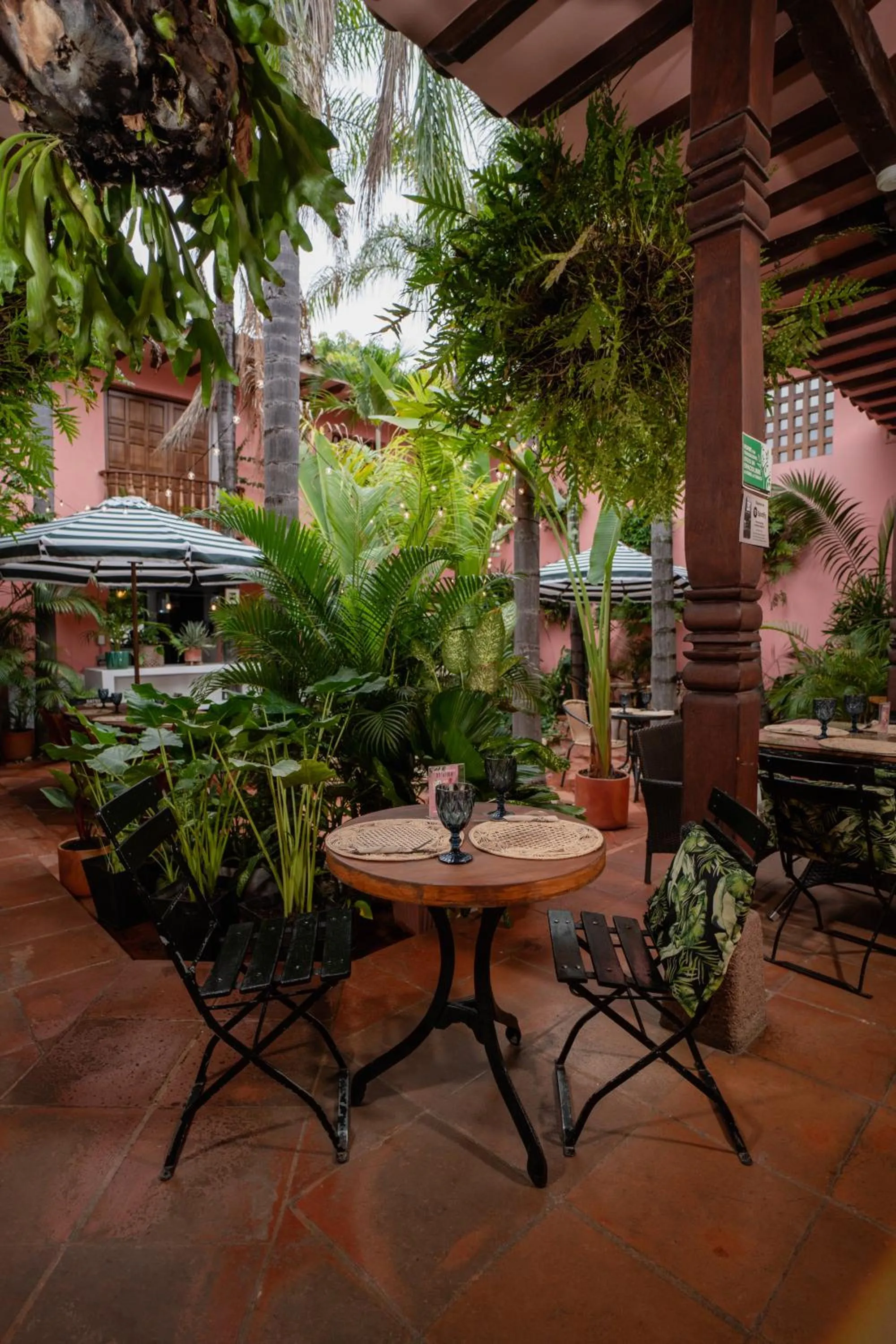 Restaurant/places to eat in Hotel Boutique Al Alma