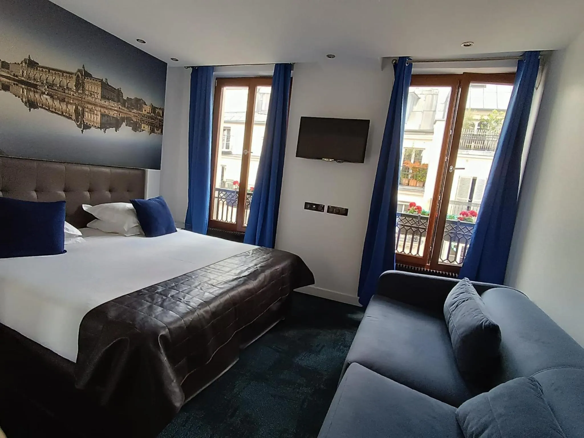 Decorative detail, Bed in Hotel Aida Marais