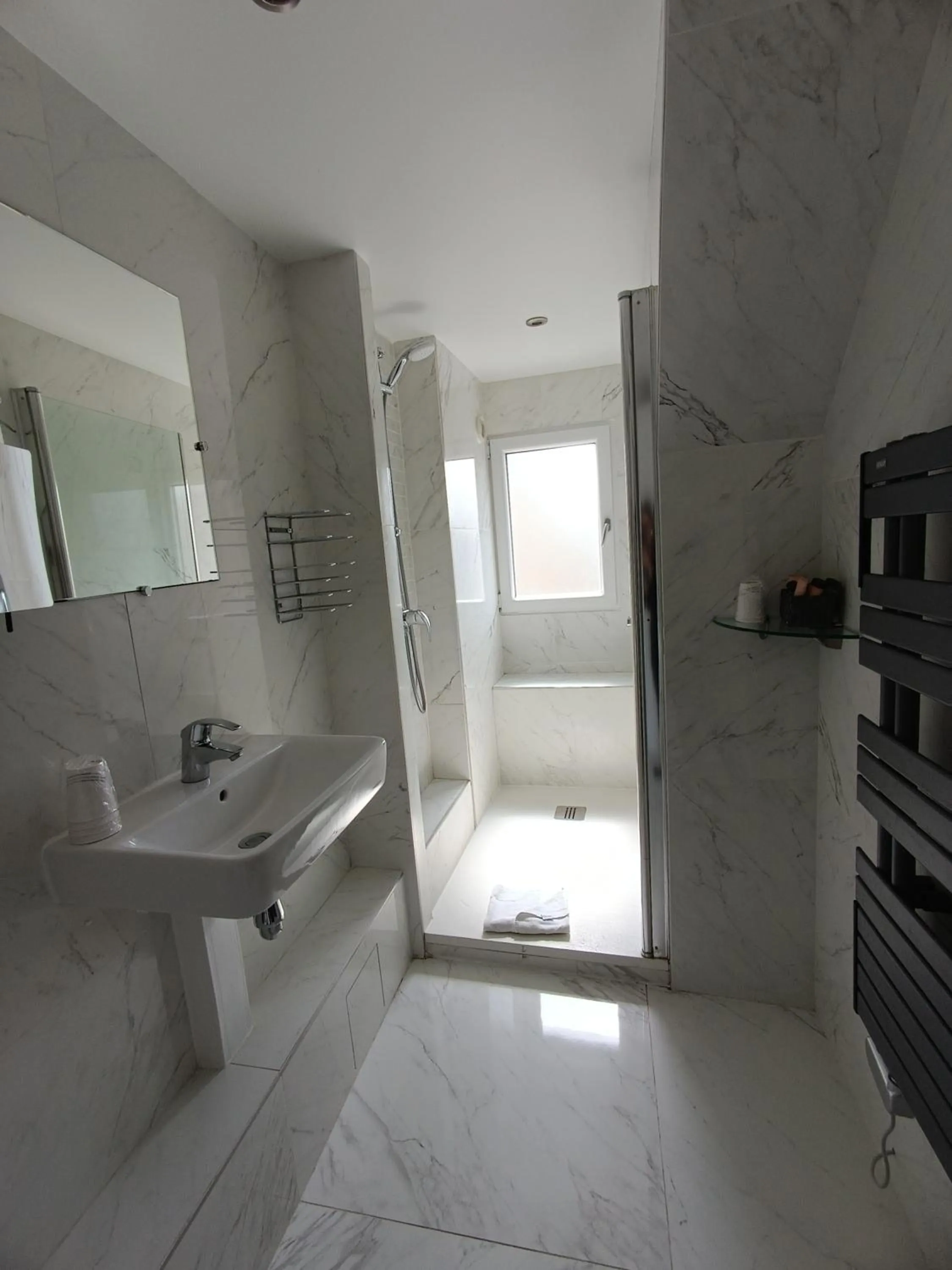 Shower in Hotel Aida Marais