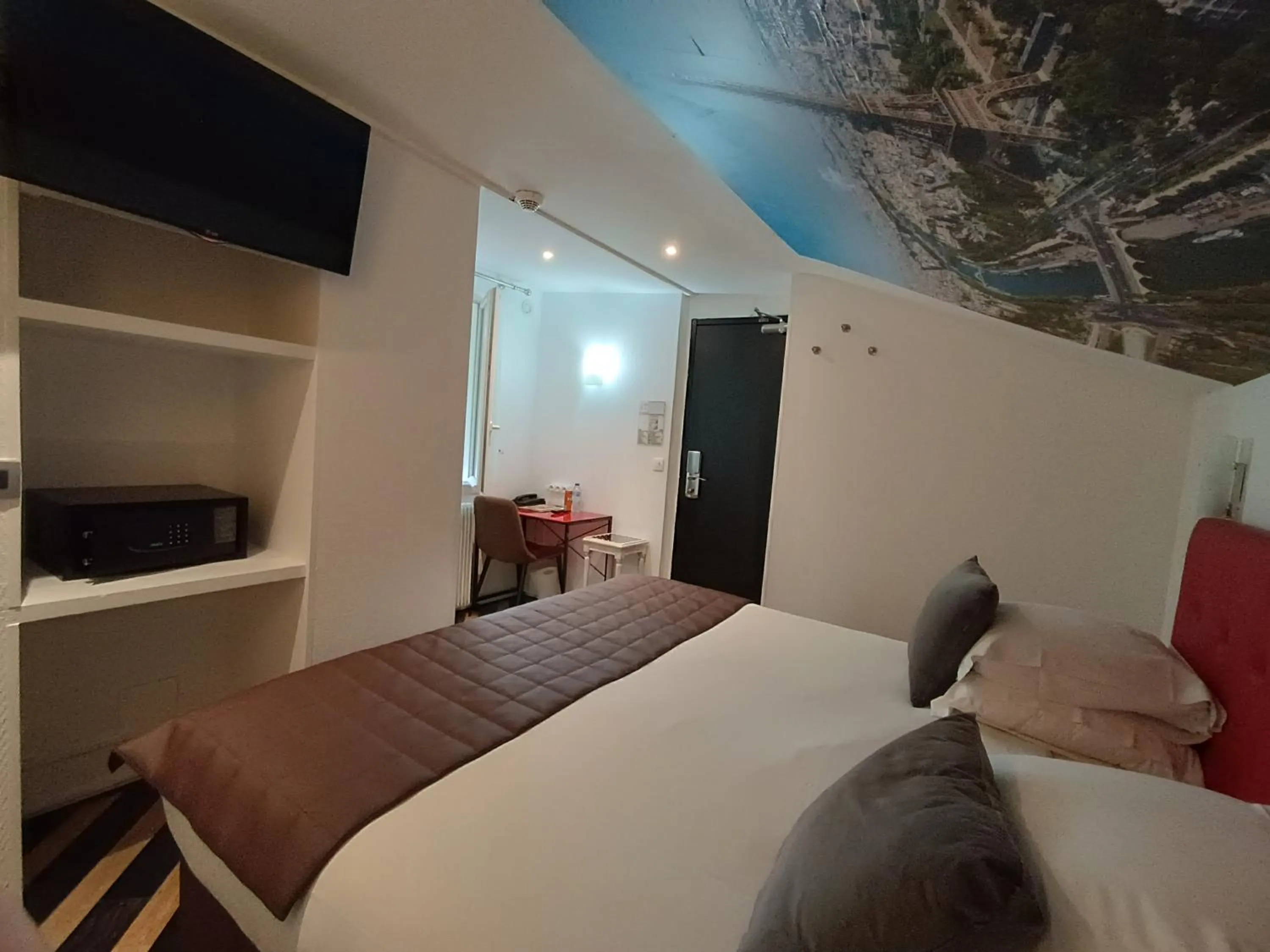 Bed in Hotel Aida Marais