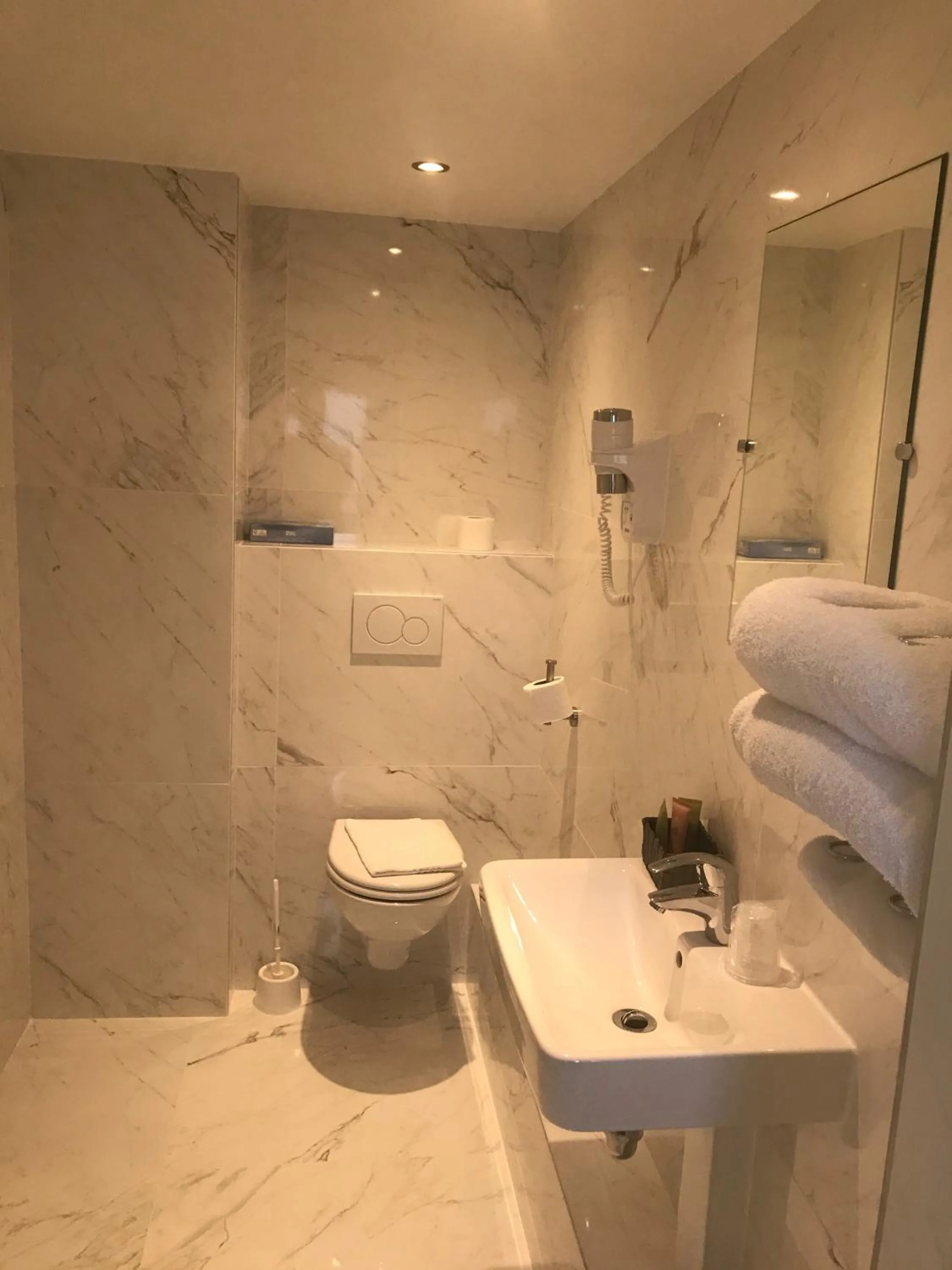 Bathroom in Hotel Aida Marais