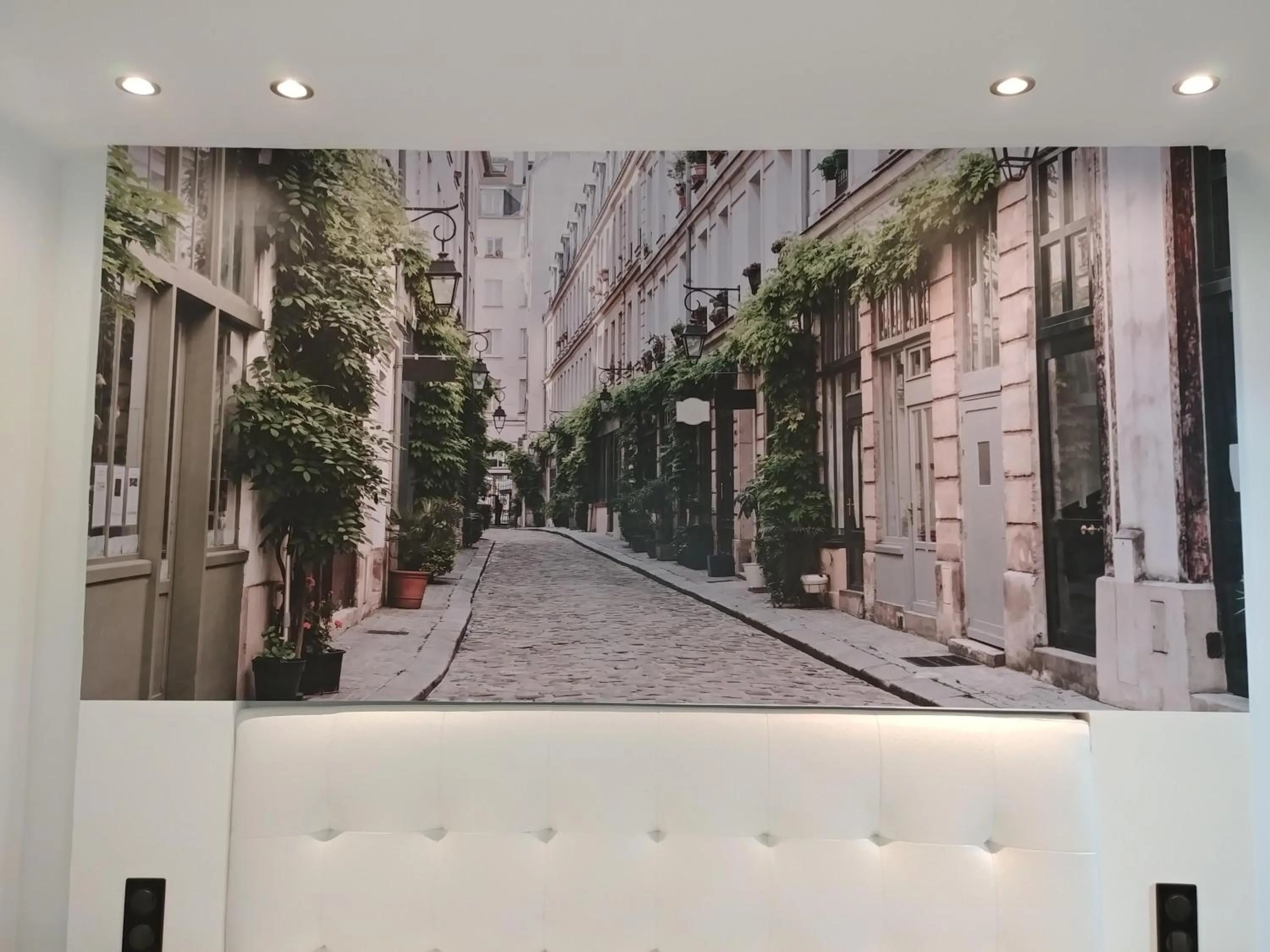 Decorative detail in Hotel Aida Marais