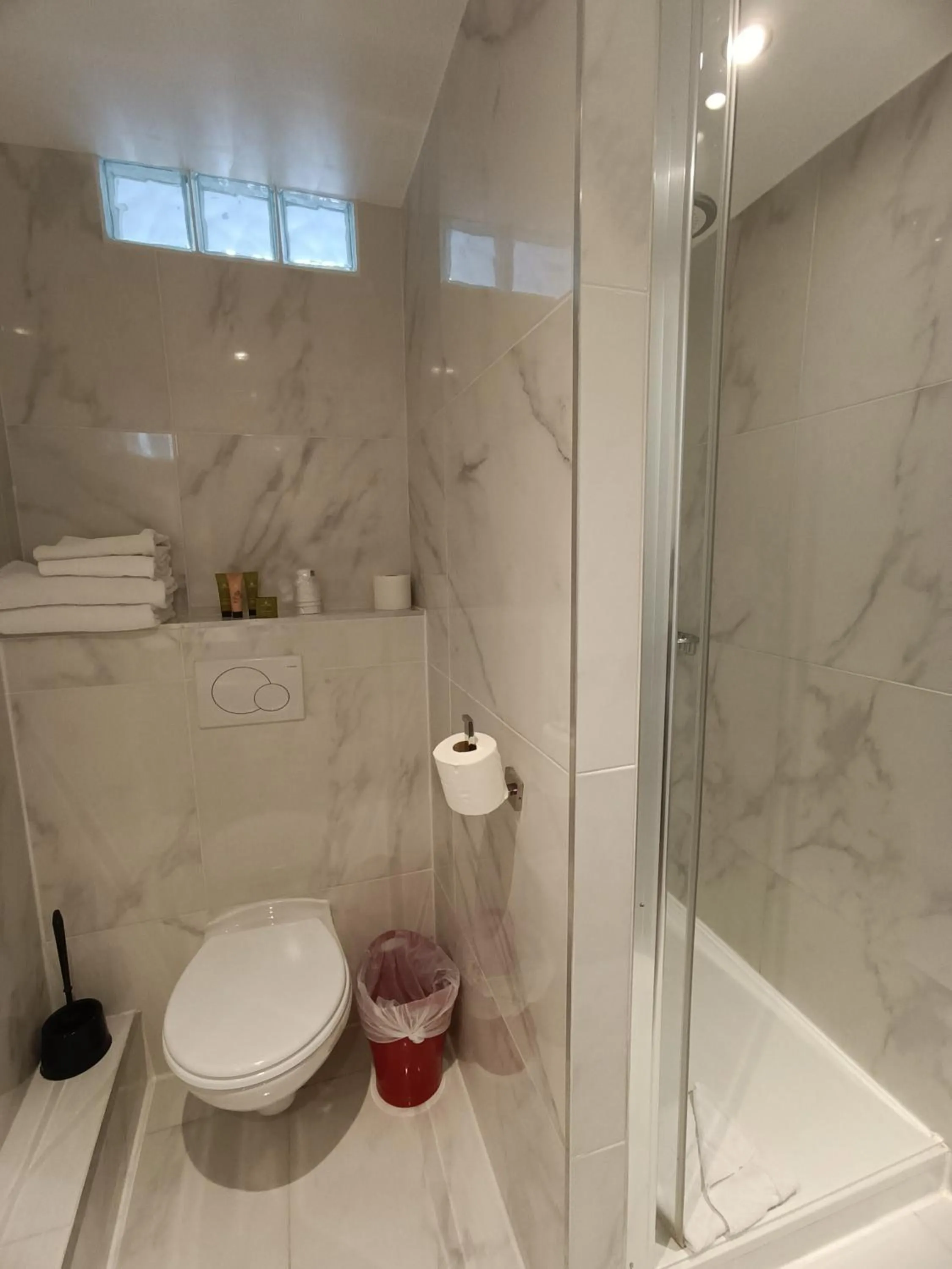 Shower in Hotel Aida Marais