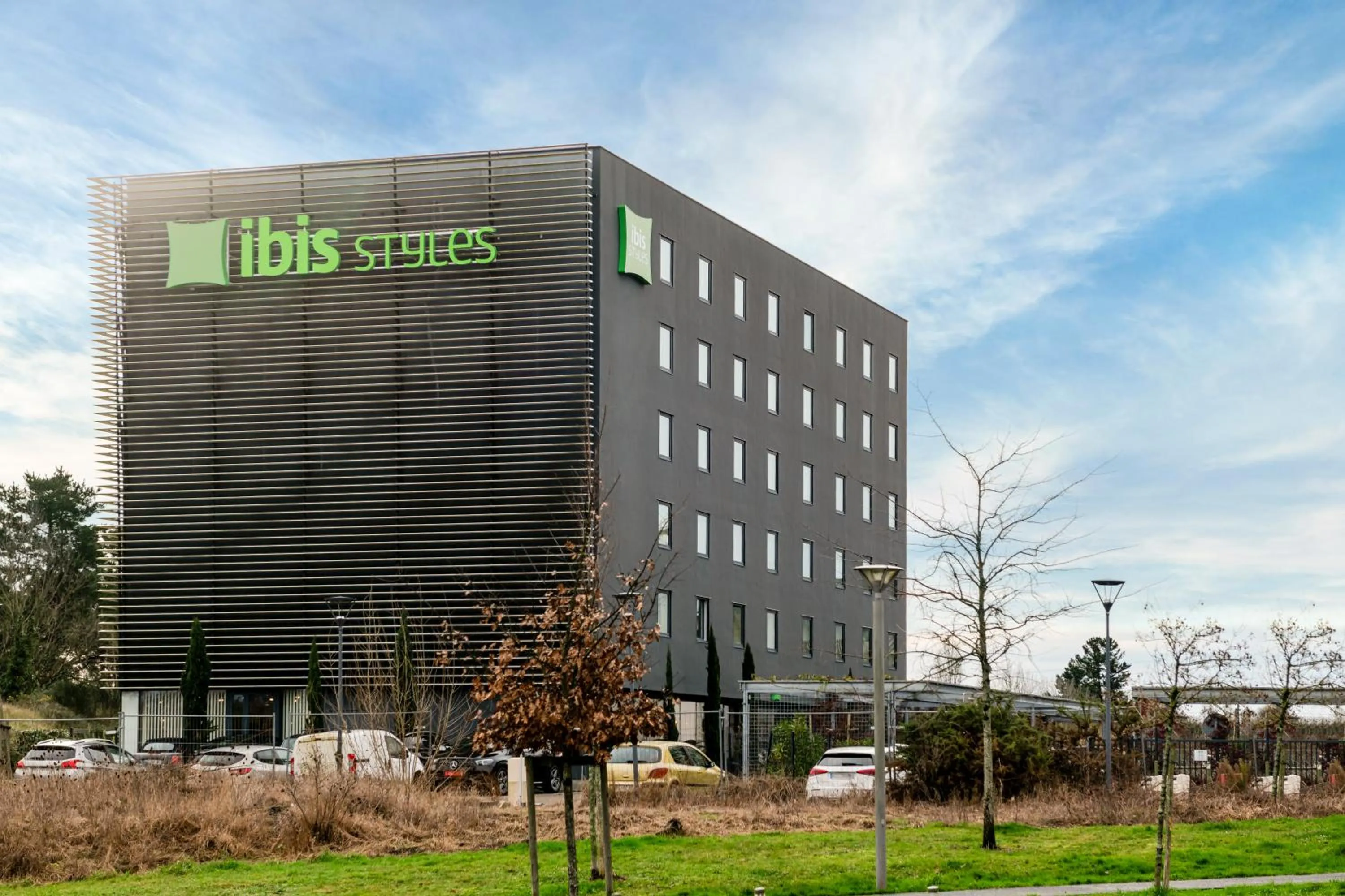 Facade/entrance in IBIS STYLES BORDEAUX LORMONT