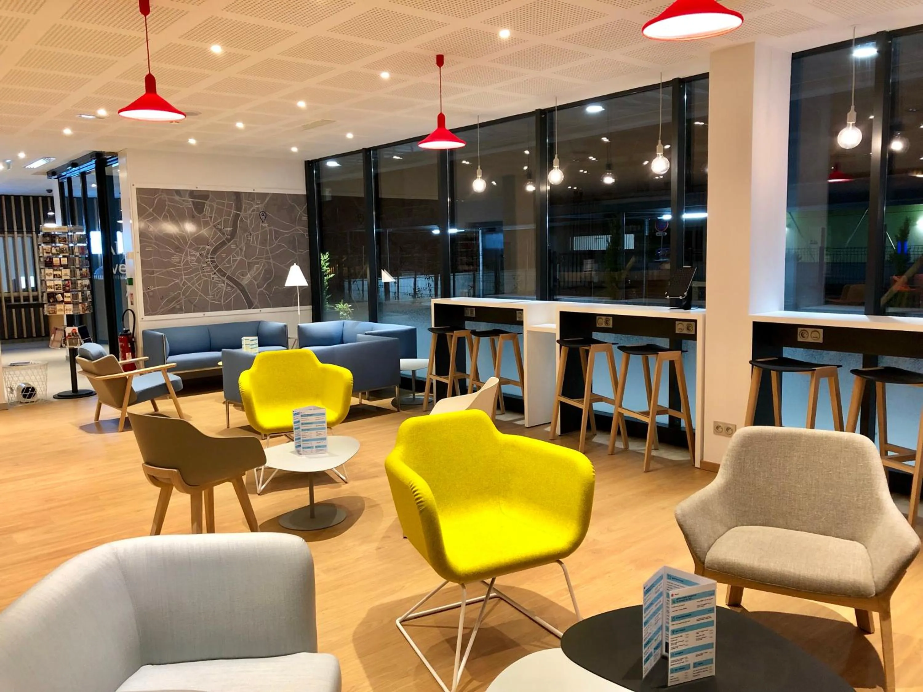 Property building in Holiday Inn Express - Bordeaux - Lormont by IHG
