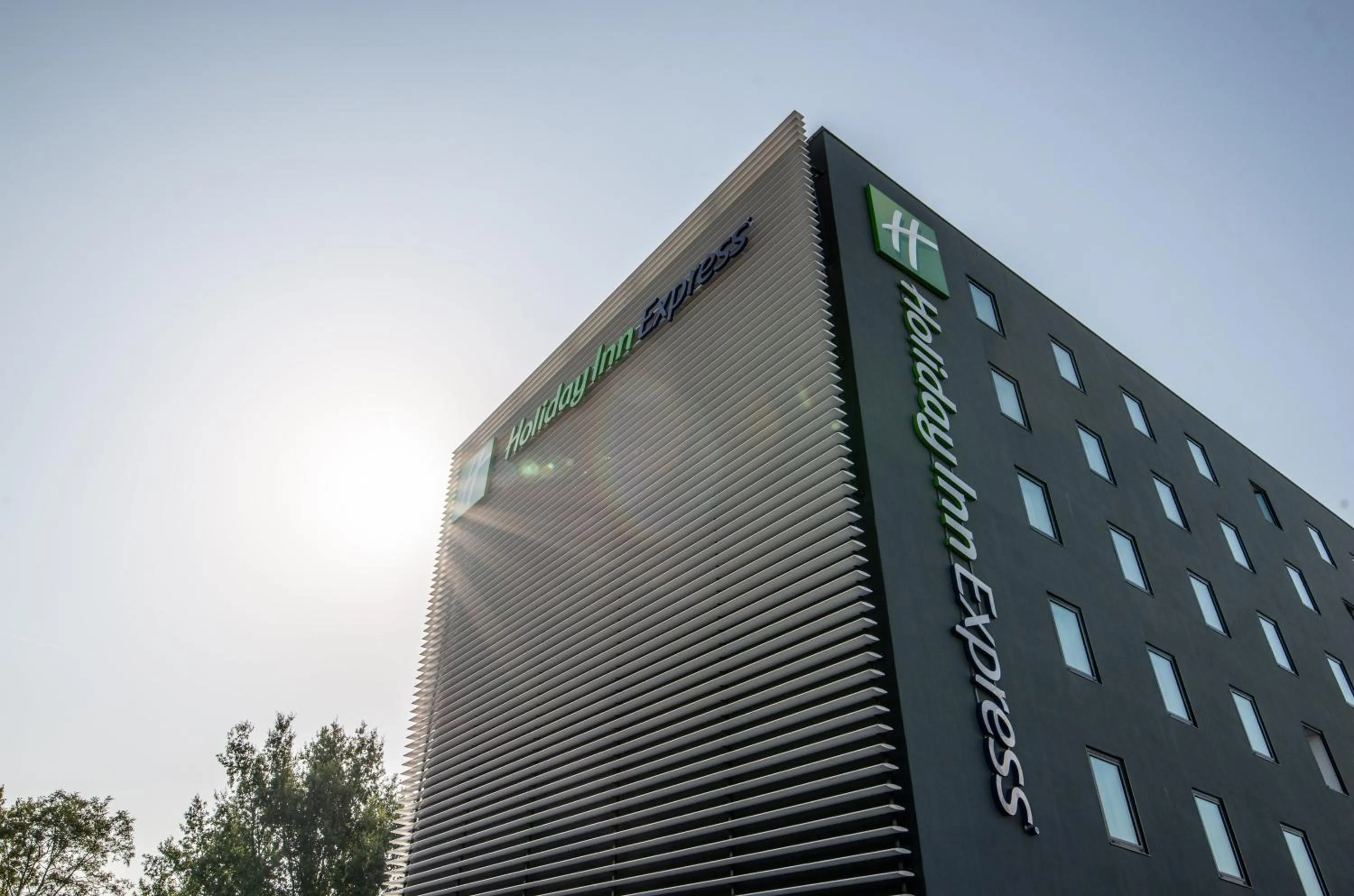 Property building in Holiday Inn Express - Bordeaux - Lormont by IHG