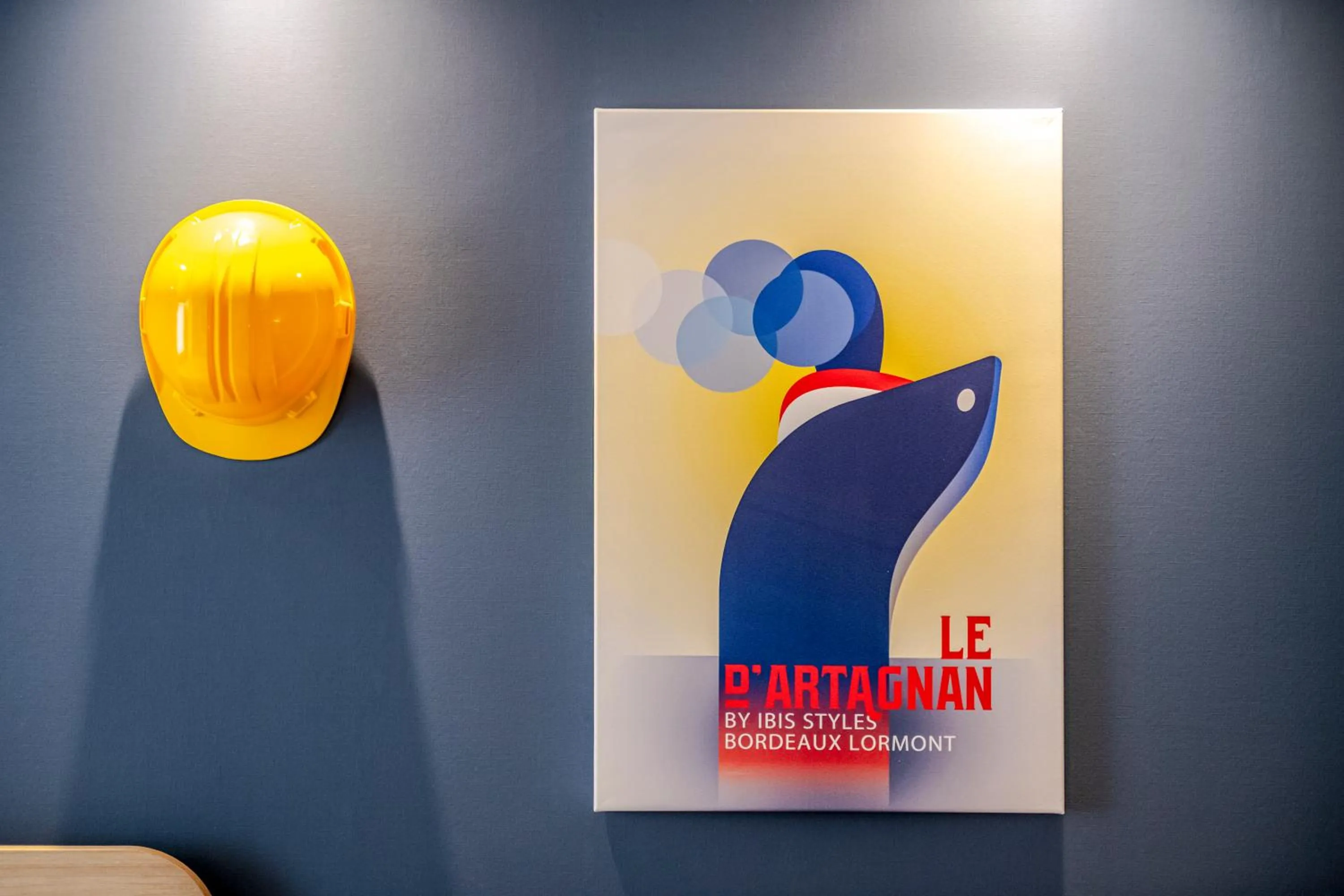 Decorative detail in IBIS STYLES BORDEAUX LORMONT