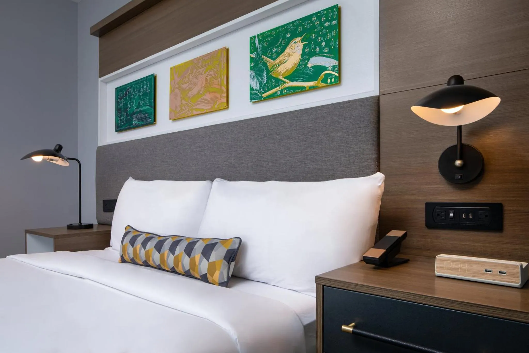 Photo of the whole room, Bed in Hotel Indigo Chattanooga - Downtown by IHG