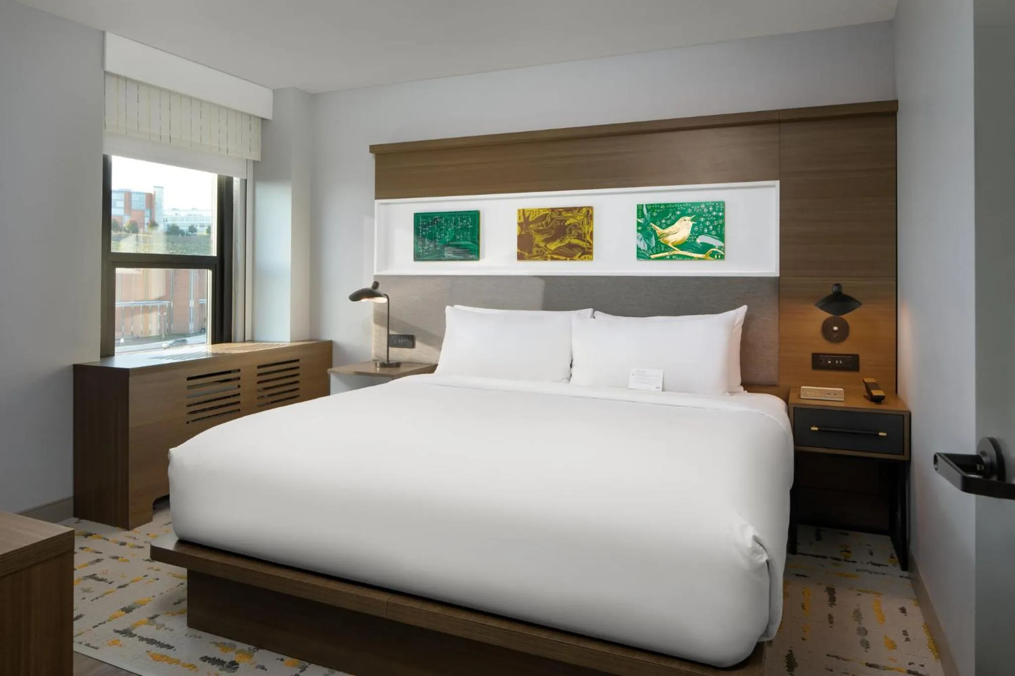 Photo of the whole room, Bed in Hotel Indigo Chattanooga - Downtown by IHG