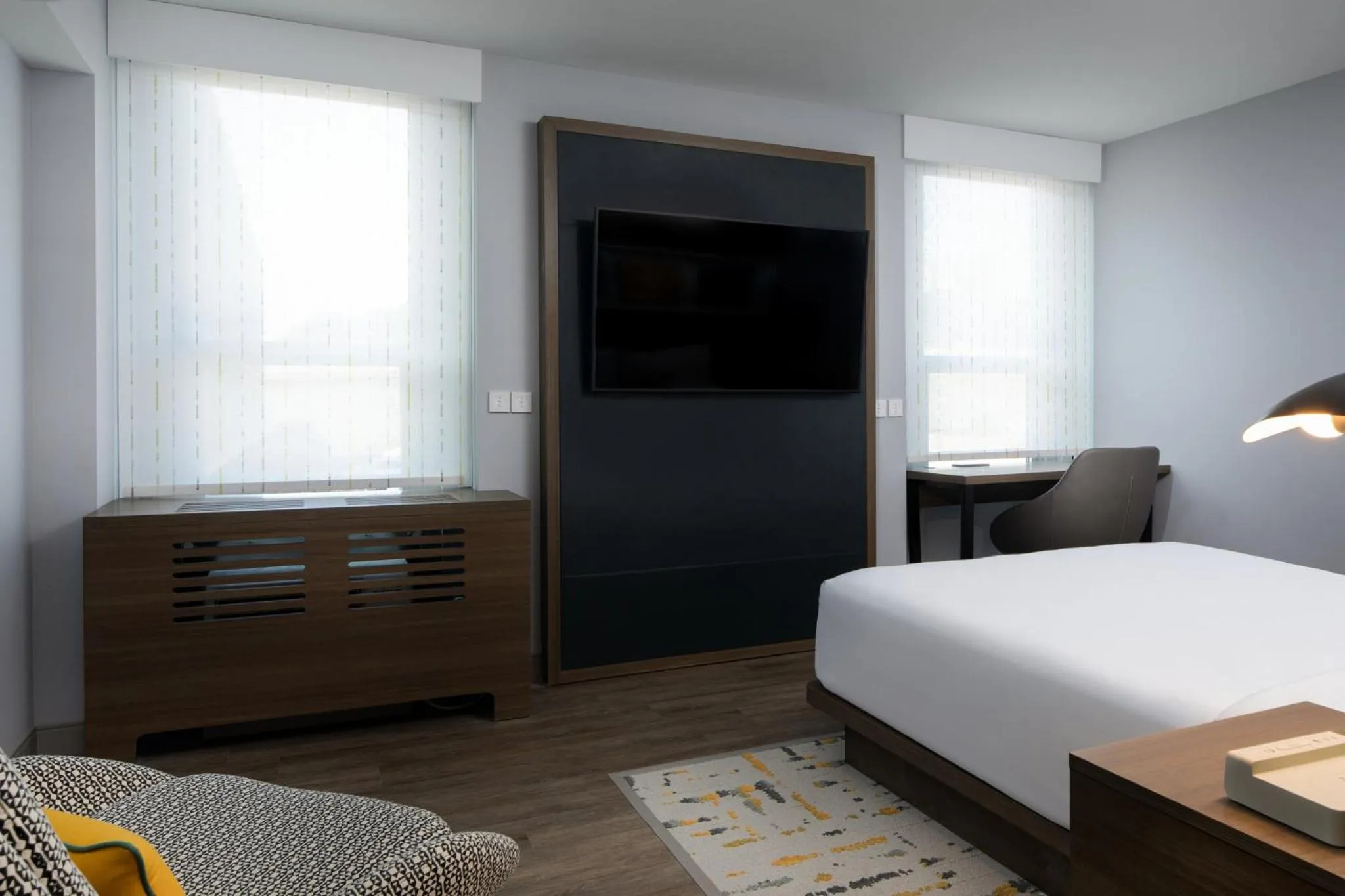 Photo of the whole room, Bed in Hotel Indigo Chattanooga - Downtown by IHG