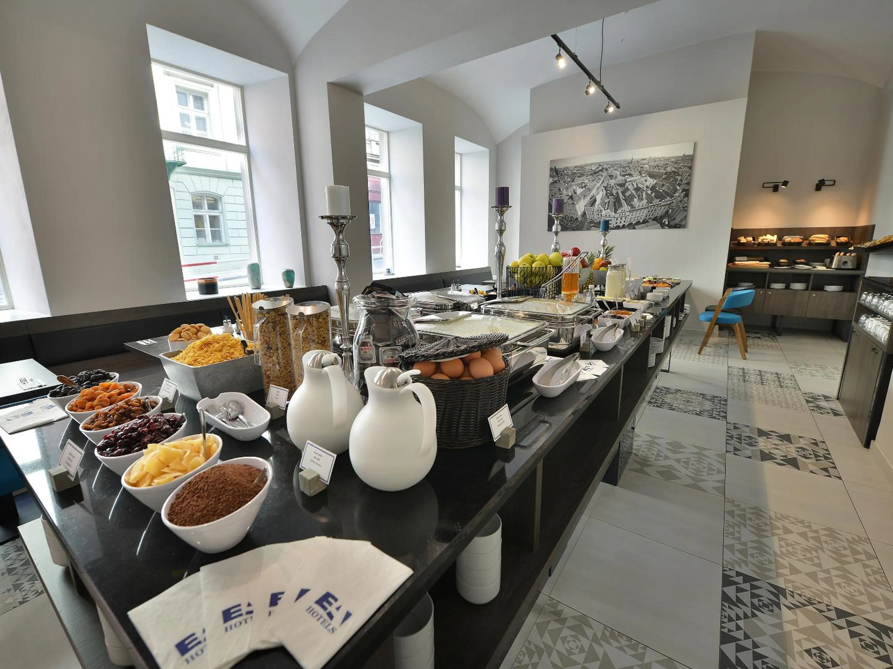 Breakfast in EA Hotel New Town