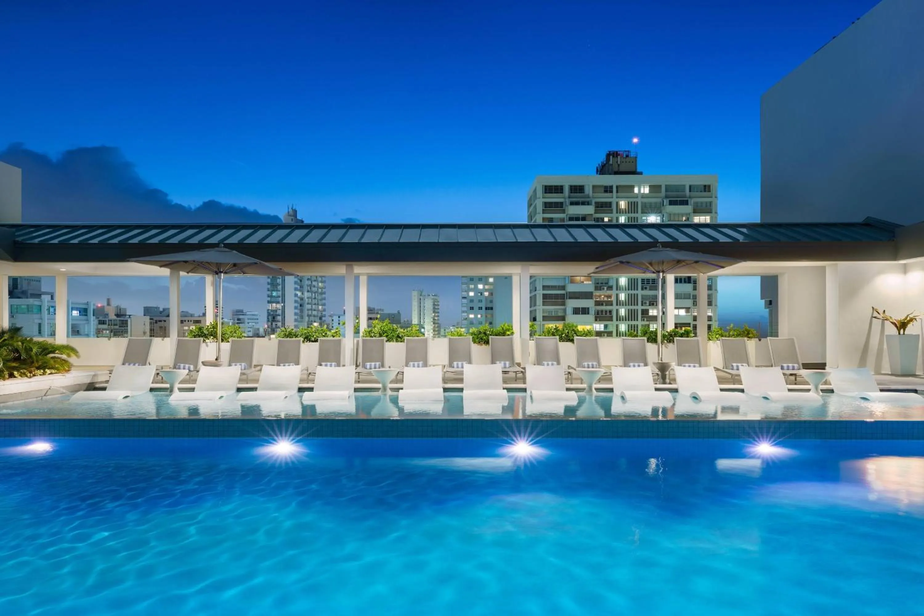 Swimming pool in AC Hotel by Marriott San Juan Condado