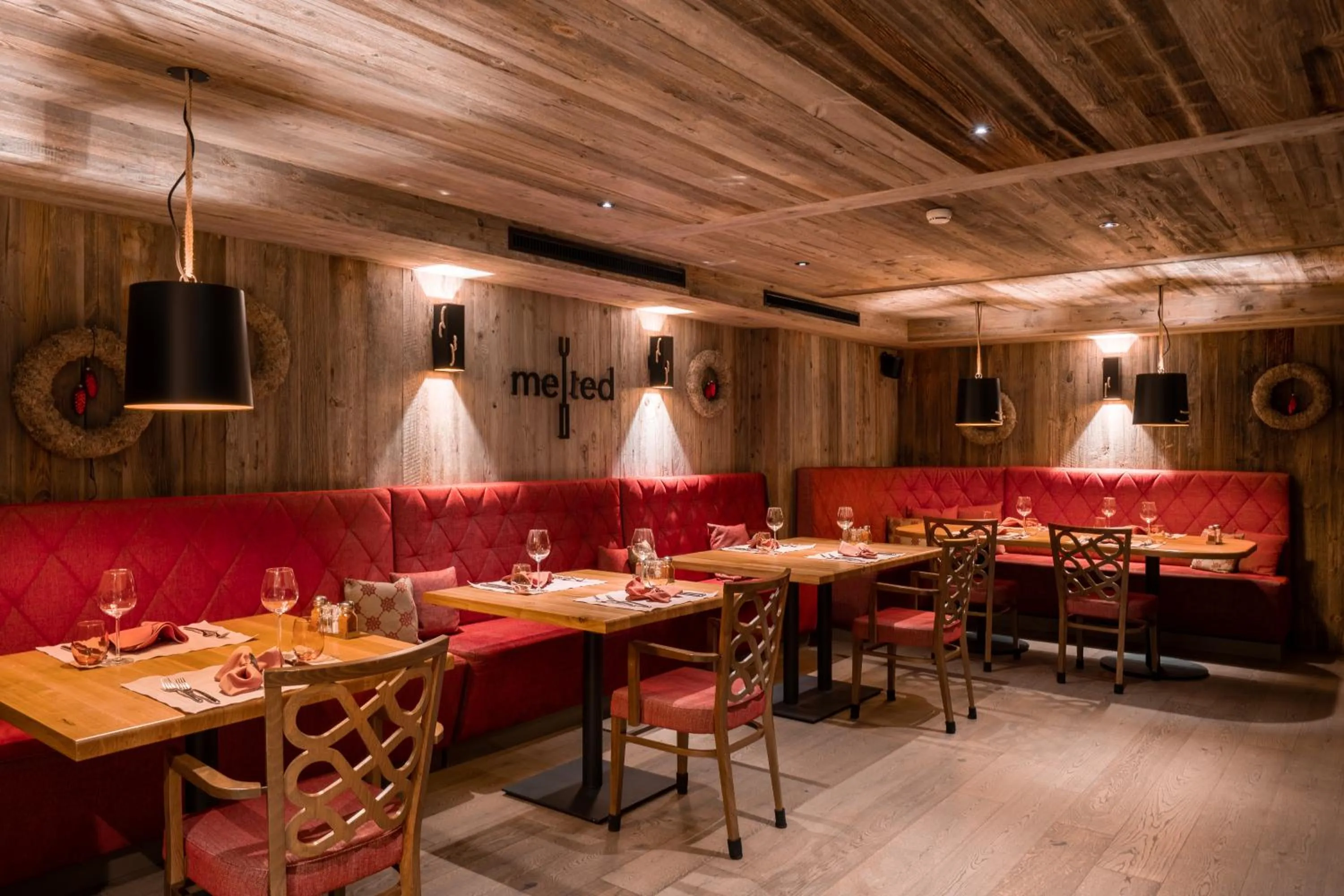 Restaurant/places to eat in Resort La Ginabelle