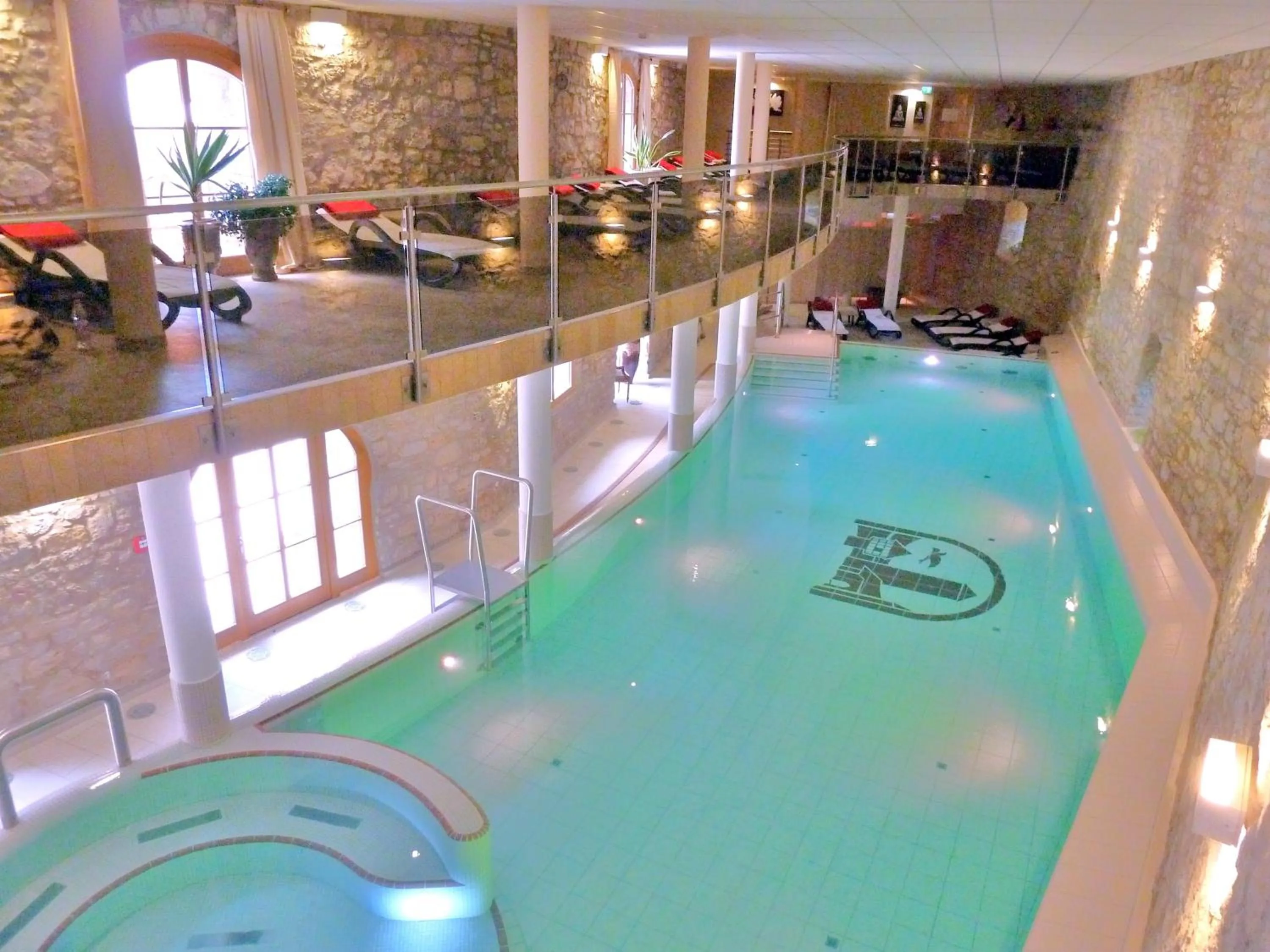 Swimming pool in Hotel & Spa Wasserschloss Westerburg