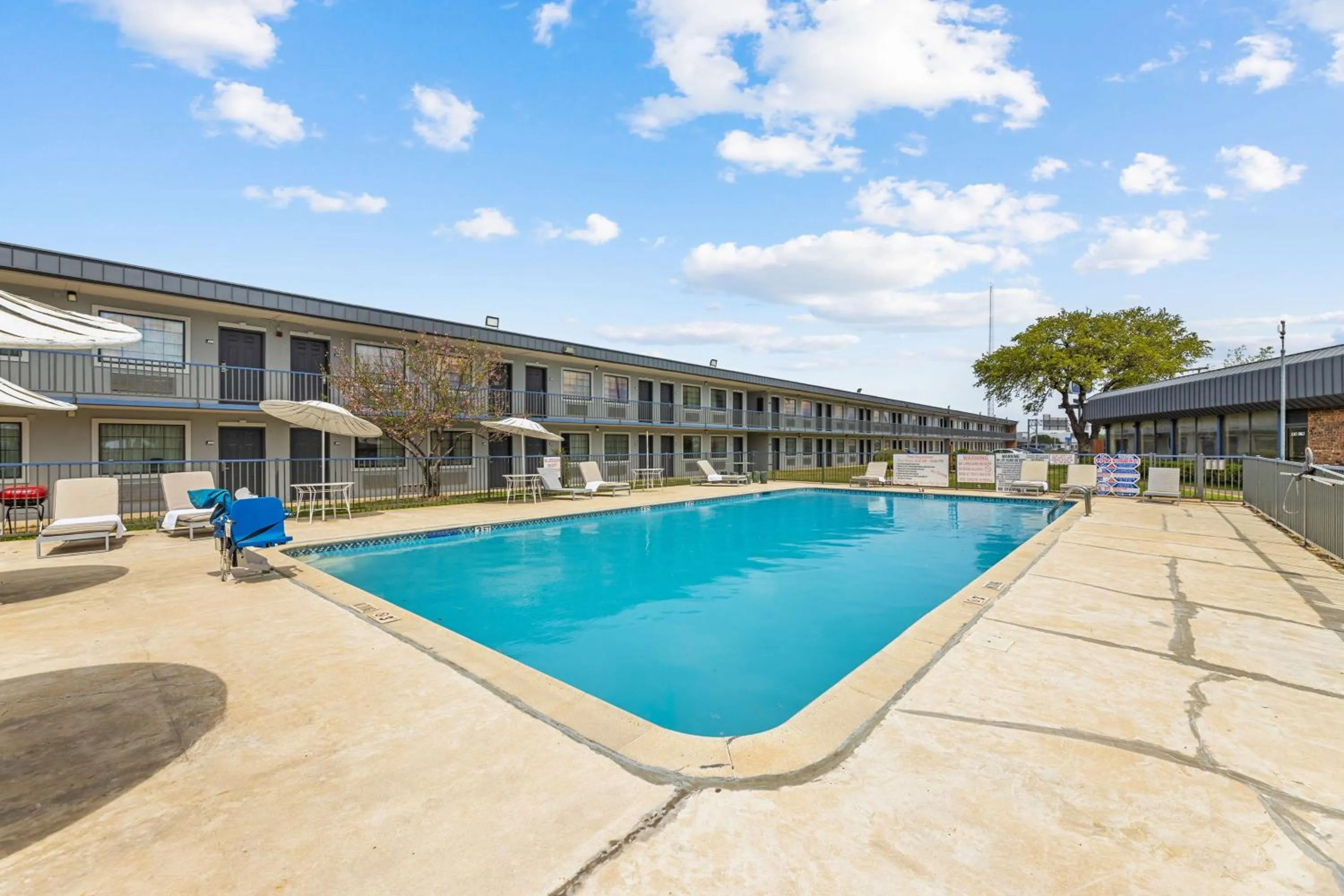 Pool view in Americas Best Value Inn Fort Worth/Hurst