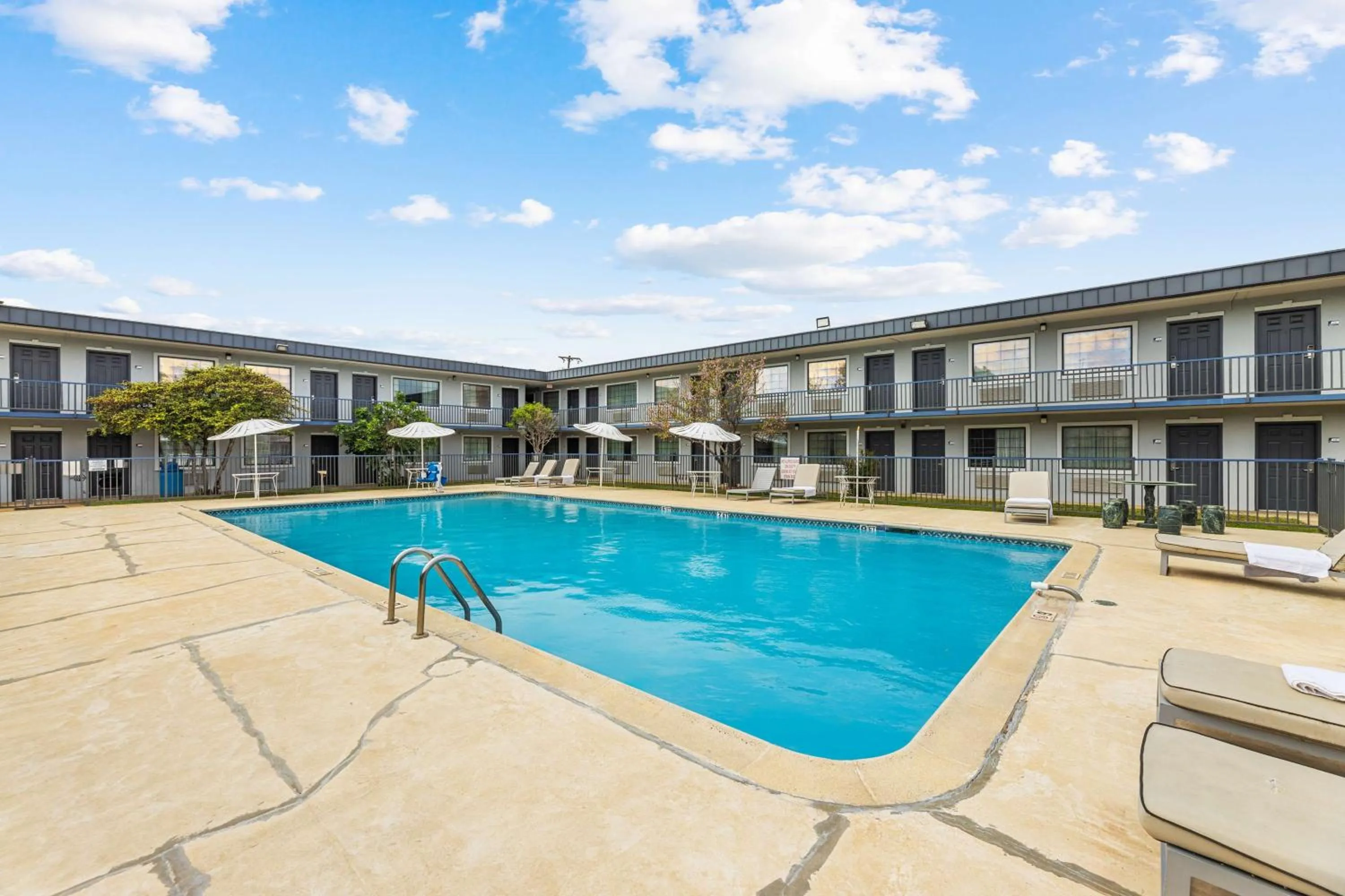 Pool view in Americas Best Value Inn Fort Worth/Hurst