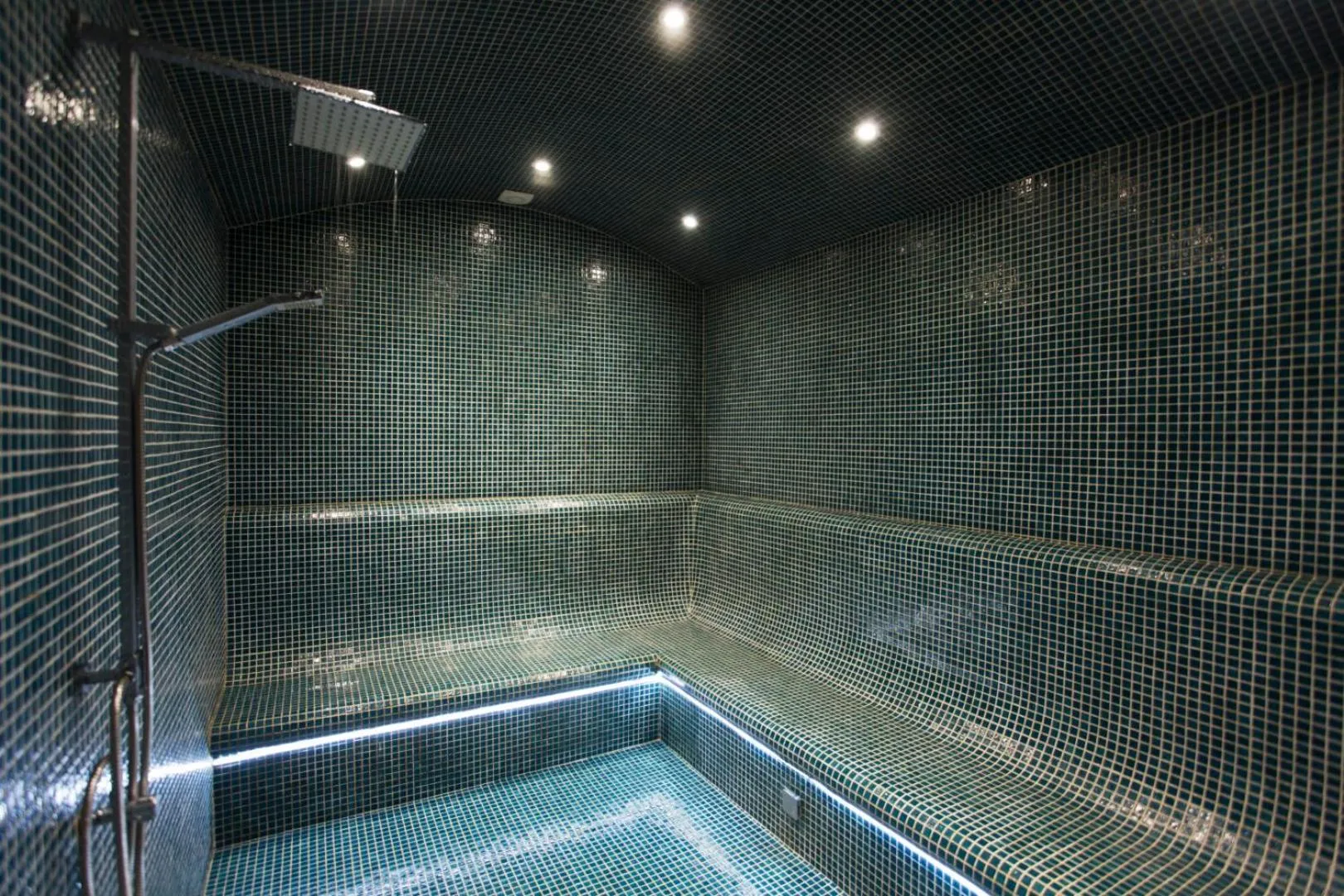 Spa and wellness centre/facilities in Le Centell Hotel & Spa