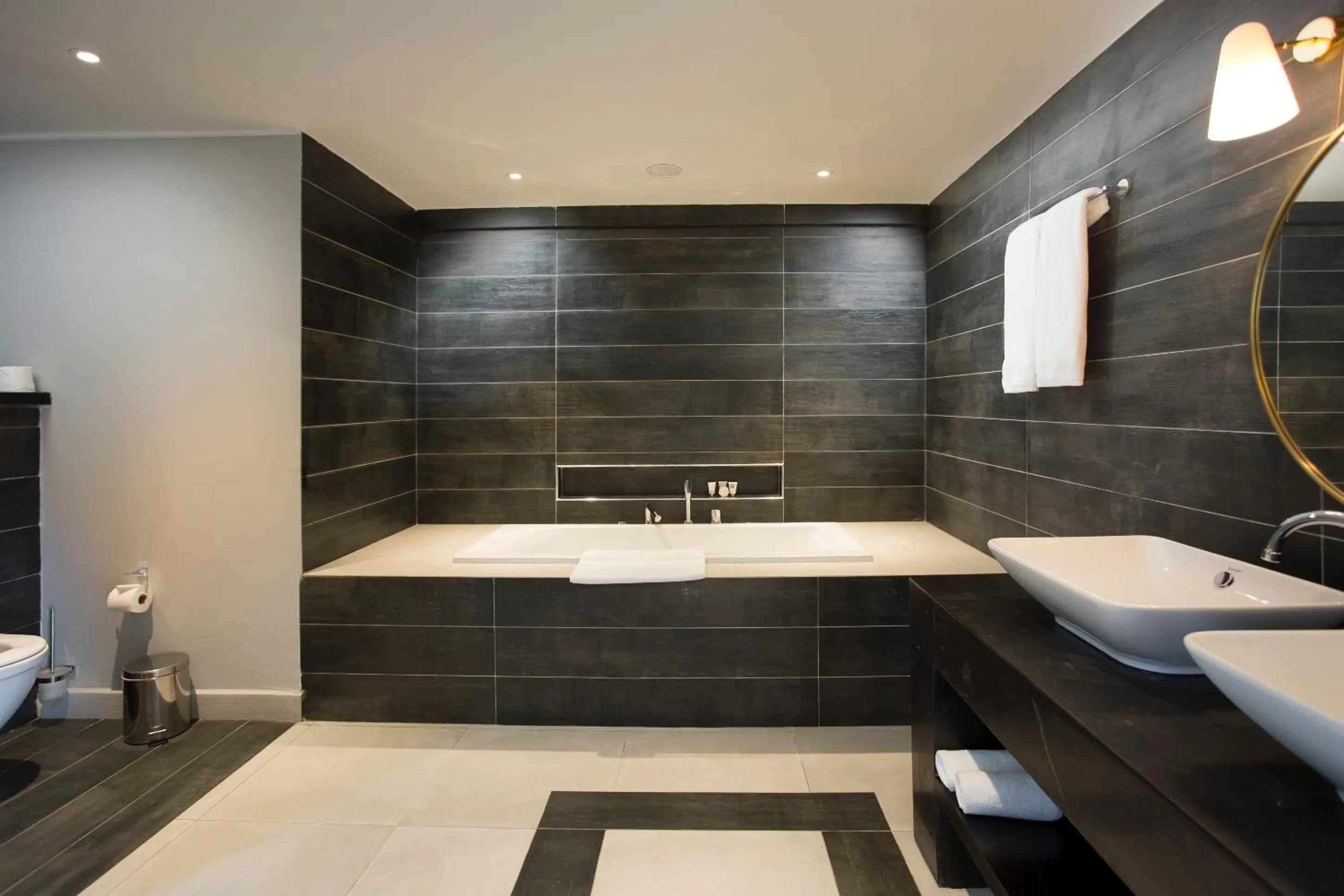 Bathroom in Le Centell Hotel & Spa