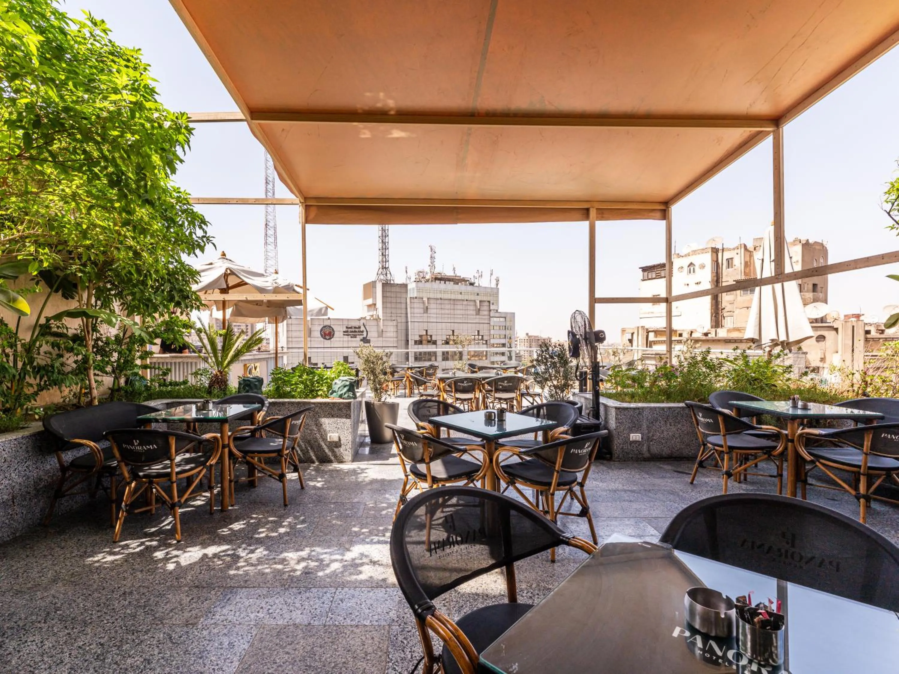 Restaurant/places to eat in Panorama Ramsis Hotel & Cafe