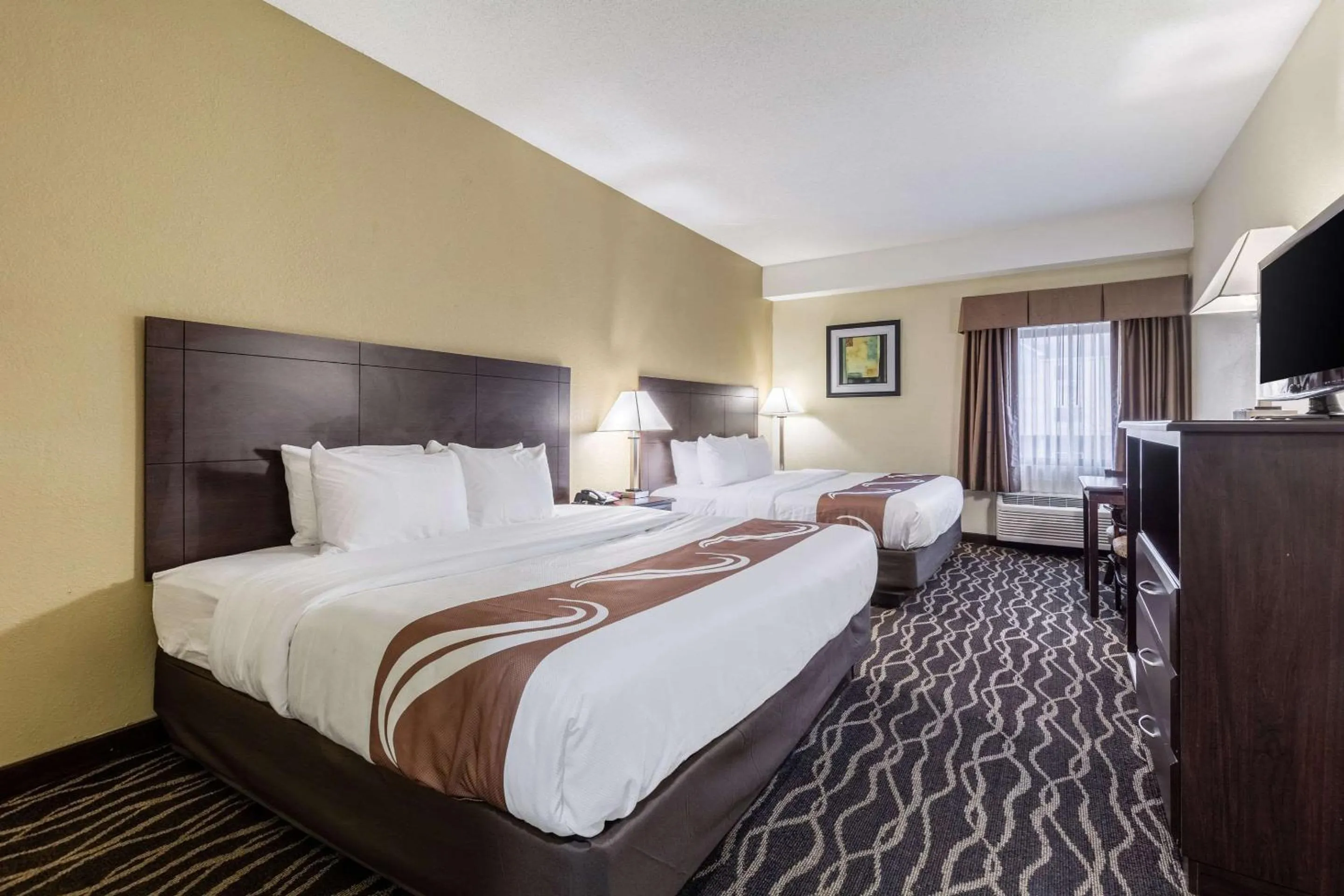 Photo of the whole room, Bed in Quality Inn & Suites Southport