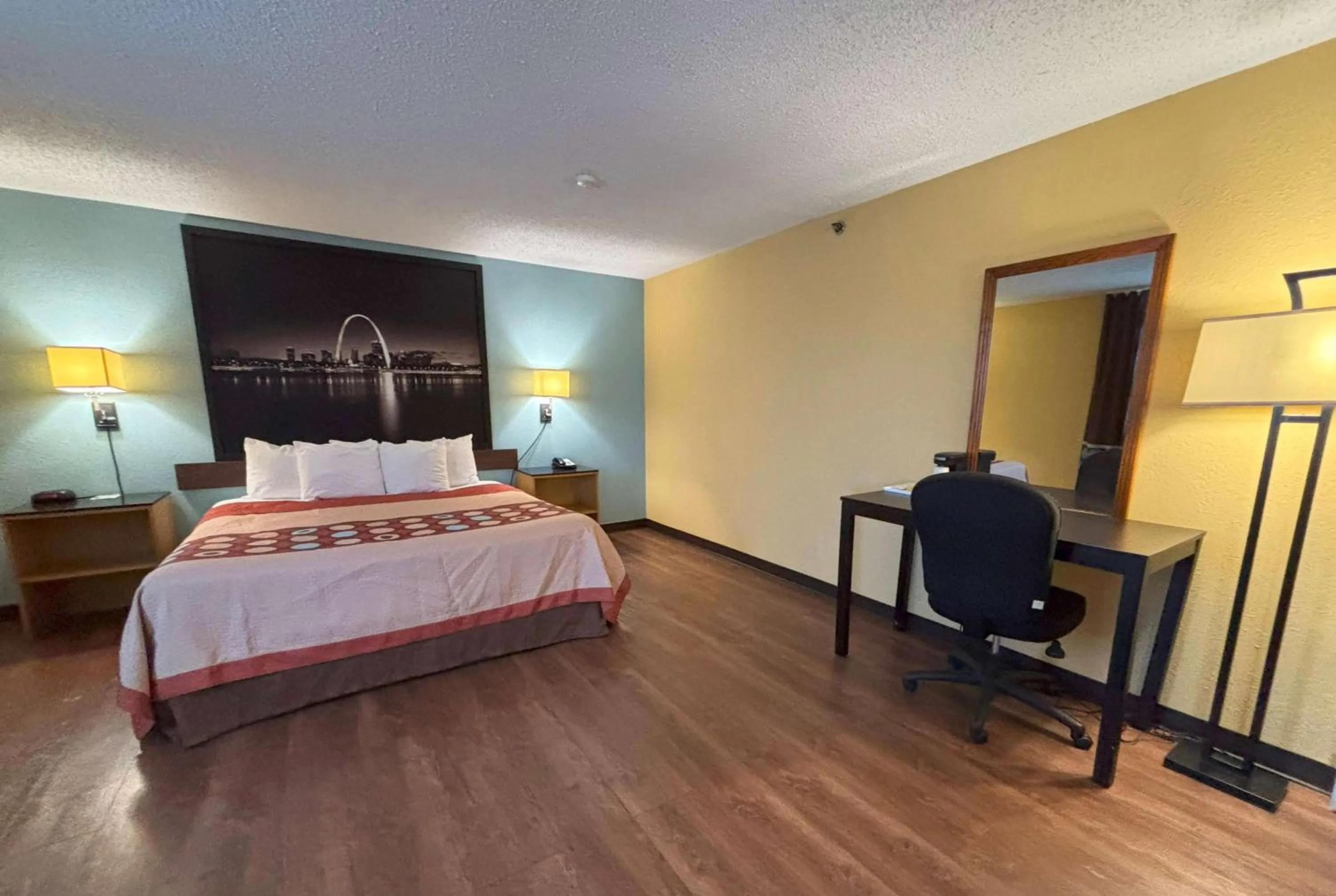 Photo of the whole room, Bed in Super 8 by Wyndham O'Fallon