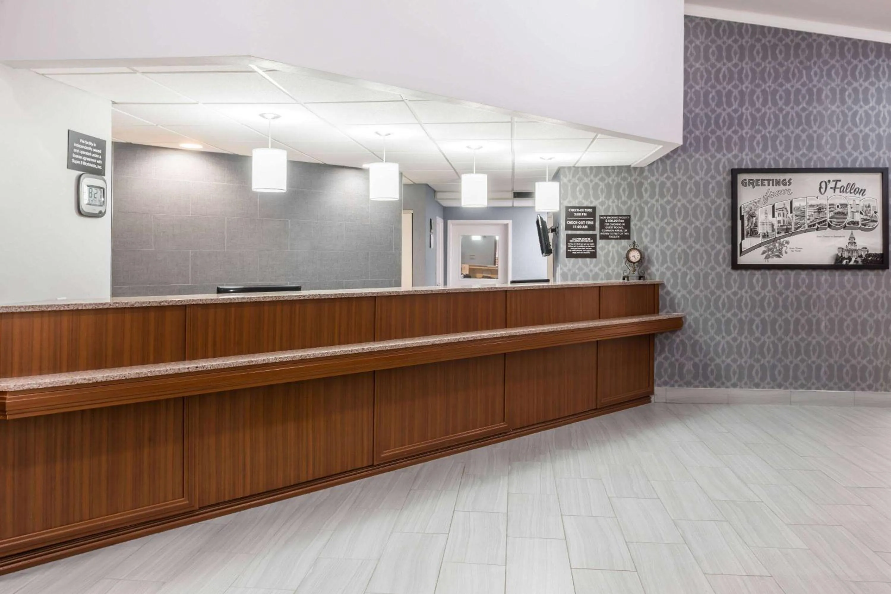 Lobby or reception in Super 8 by Wyndham O'Fallon
