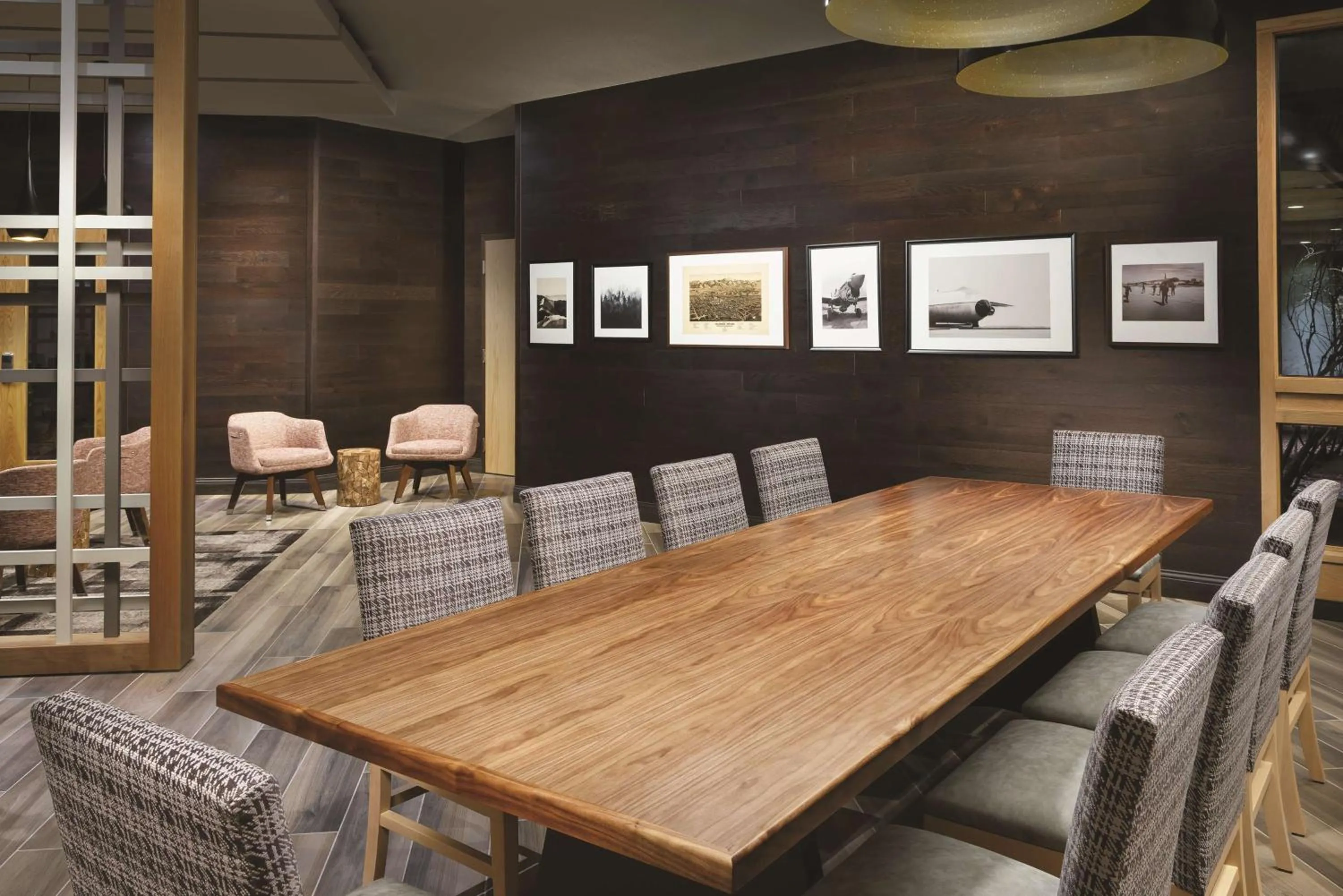 Meeting/conference room in DoubleTree by Hilton Colorado Springs