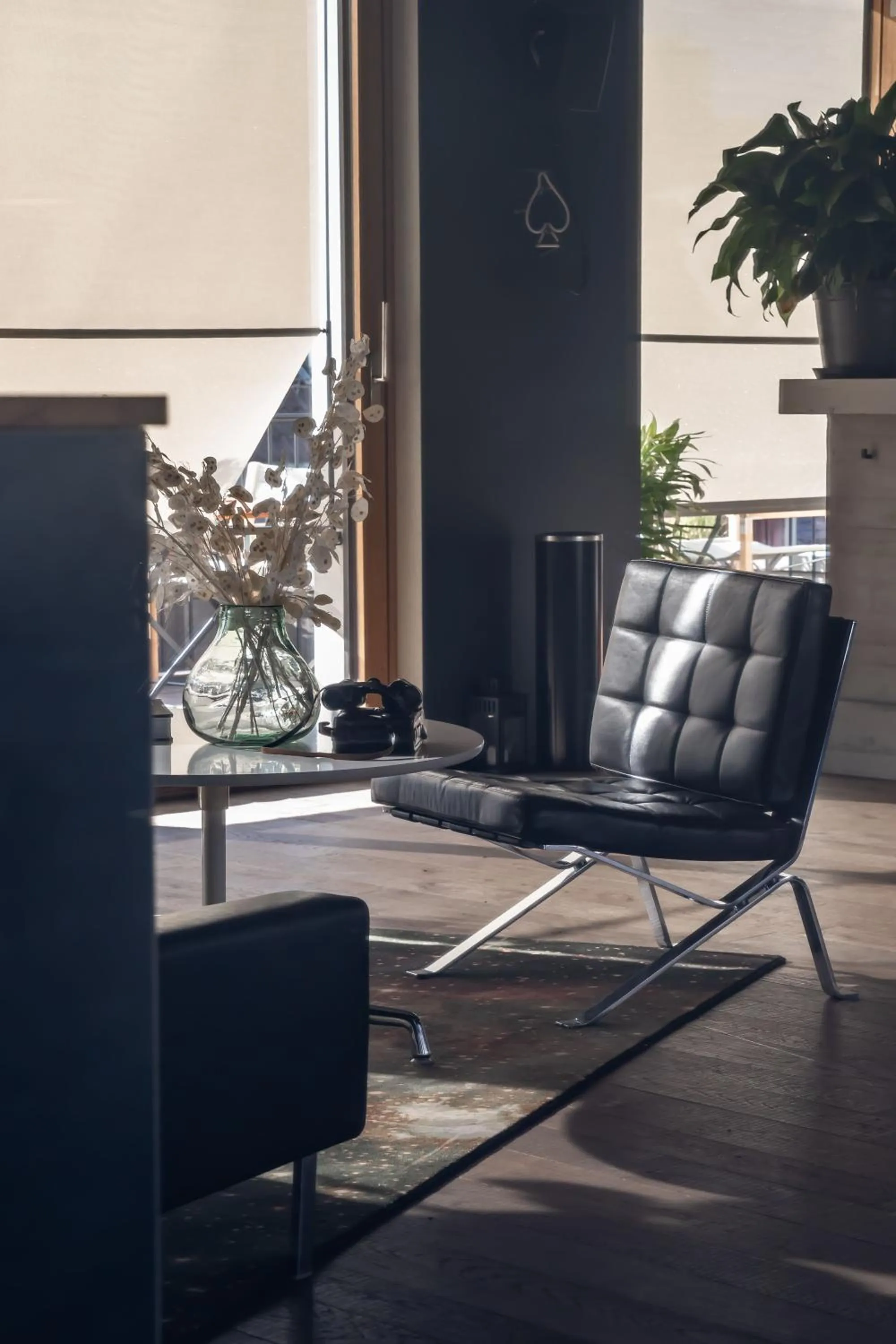 Lounge or bar in ART HOUSE Basel - Member of Design Hotels