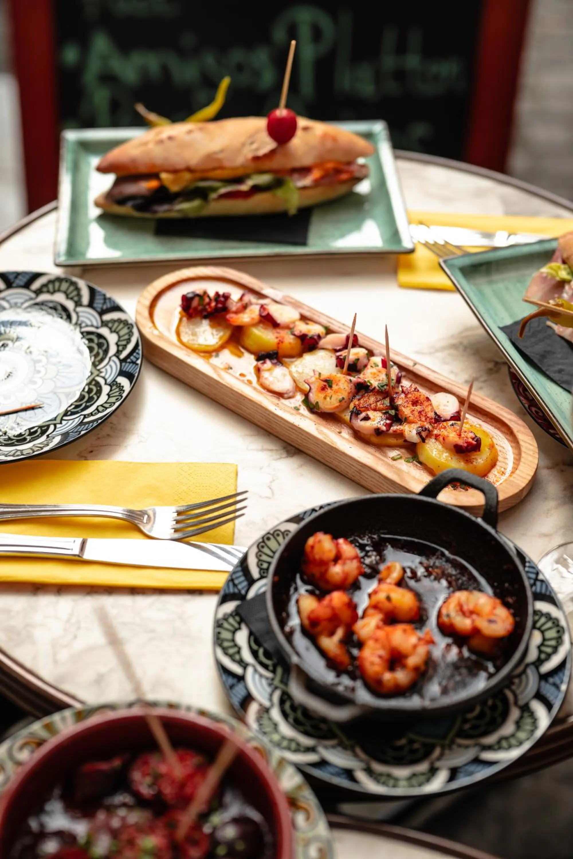 Restaurant/places to eat in ART HOUSE Basel - Member of Design Hotels