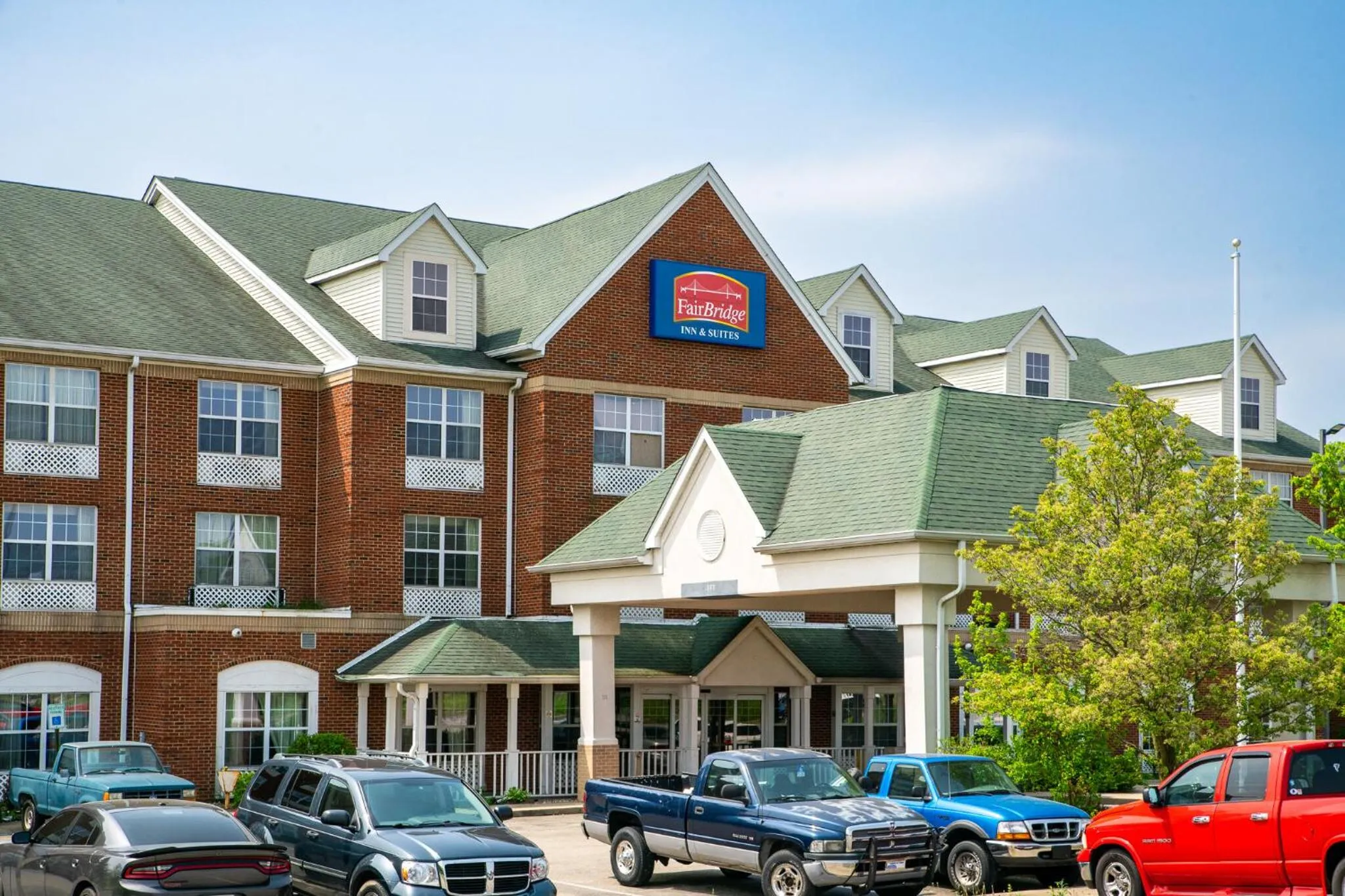 Property building in BlissPoint Inn & Suites Marion