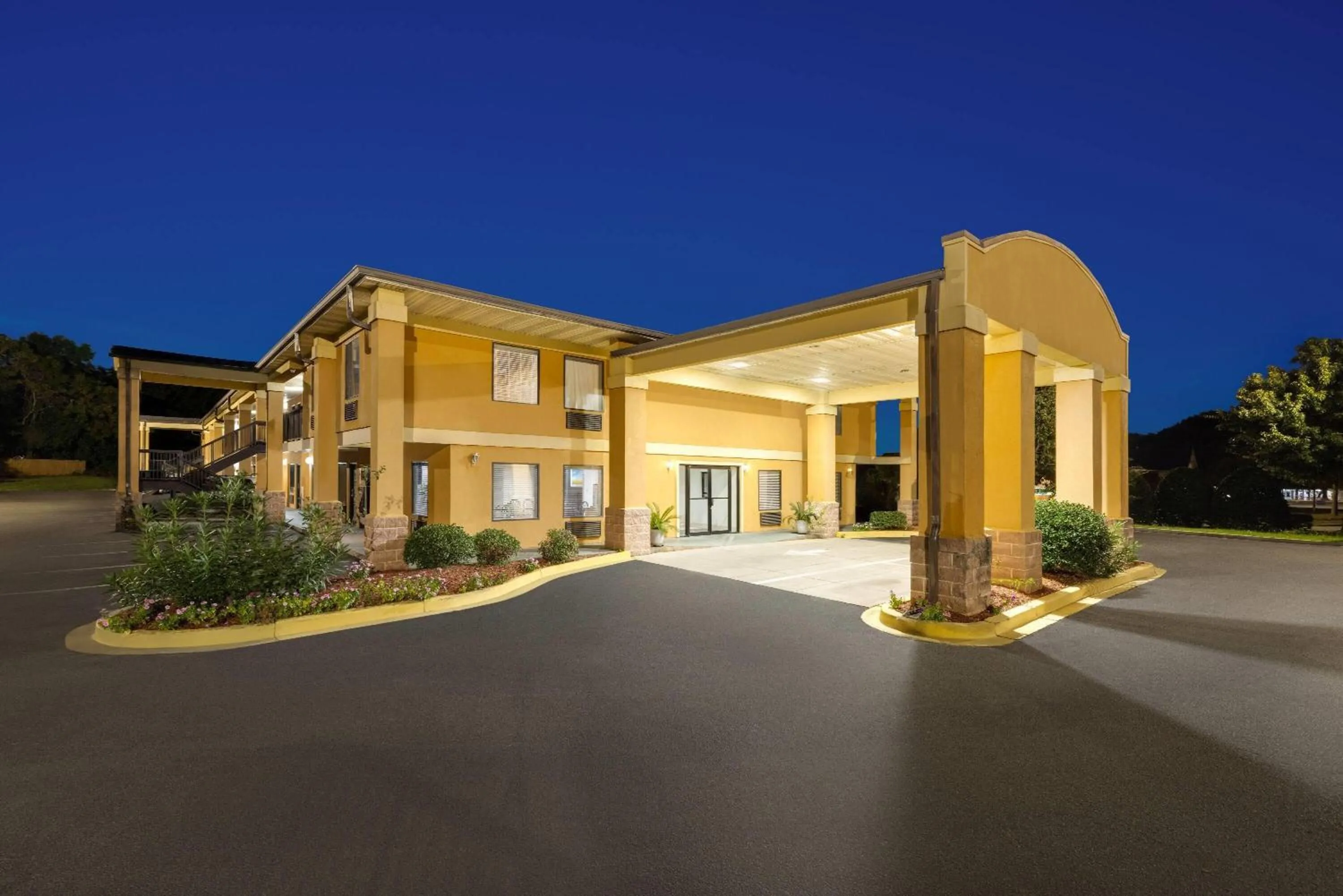 Property building in Days Inn by Wyndham Blythewood North Columbia