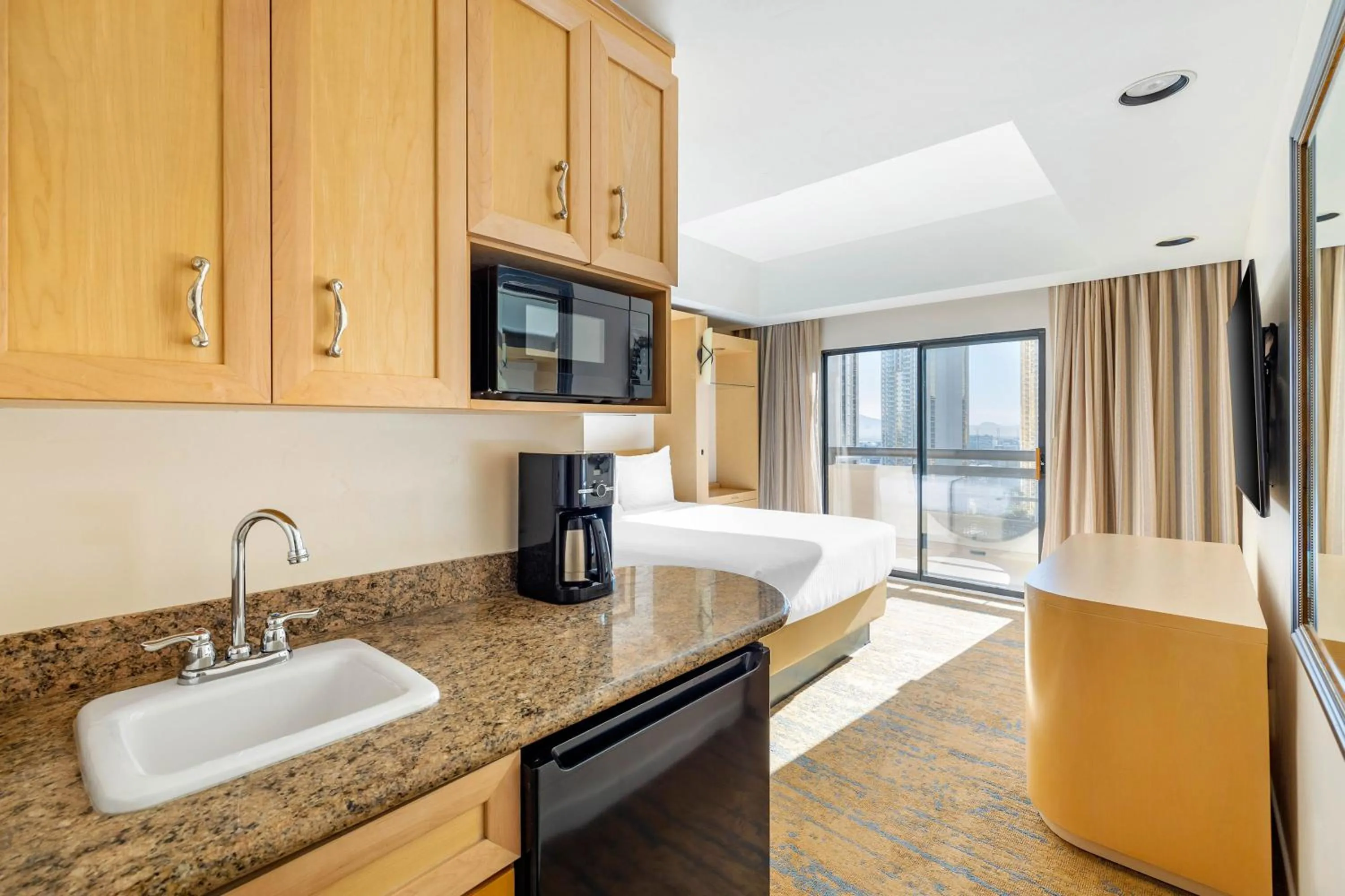 Kitchen or kitchenette, Bed in Hilton Vacation Club Polo Towers Las Vegas