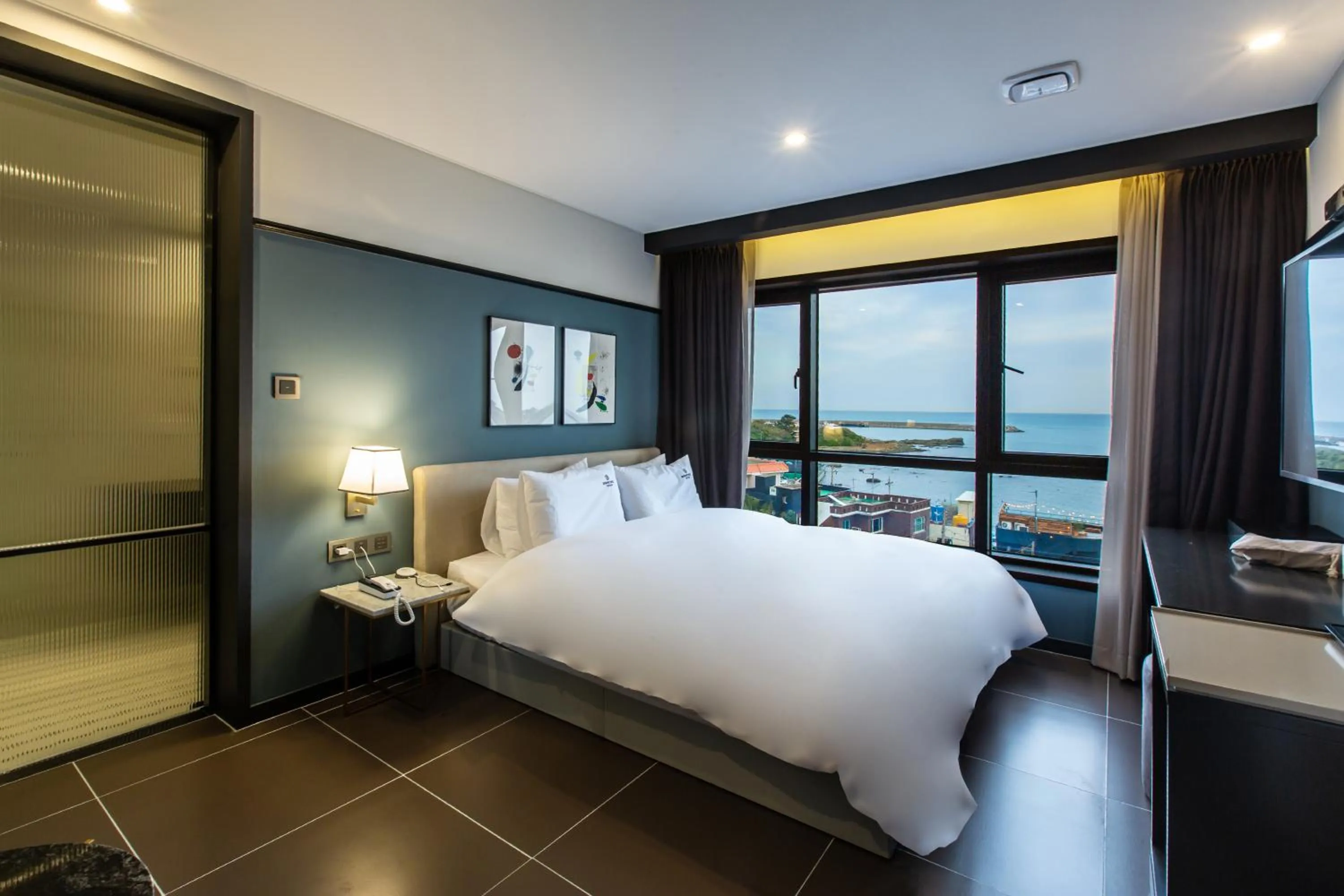 Bed in Brown Dot Gijang Yeonhwari