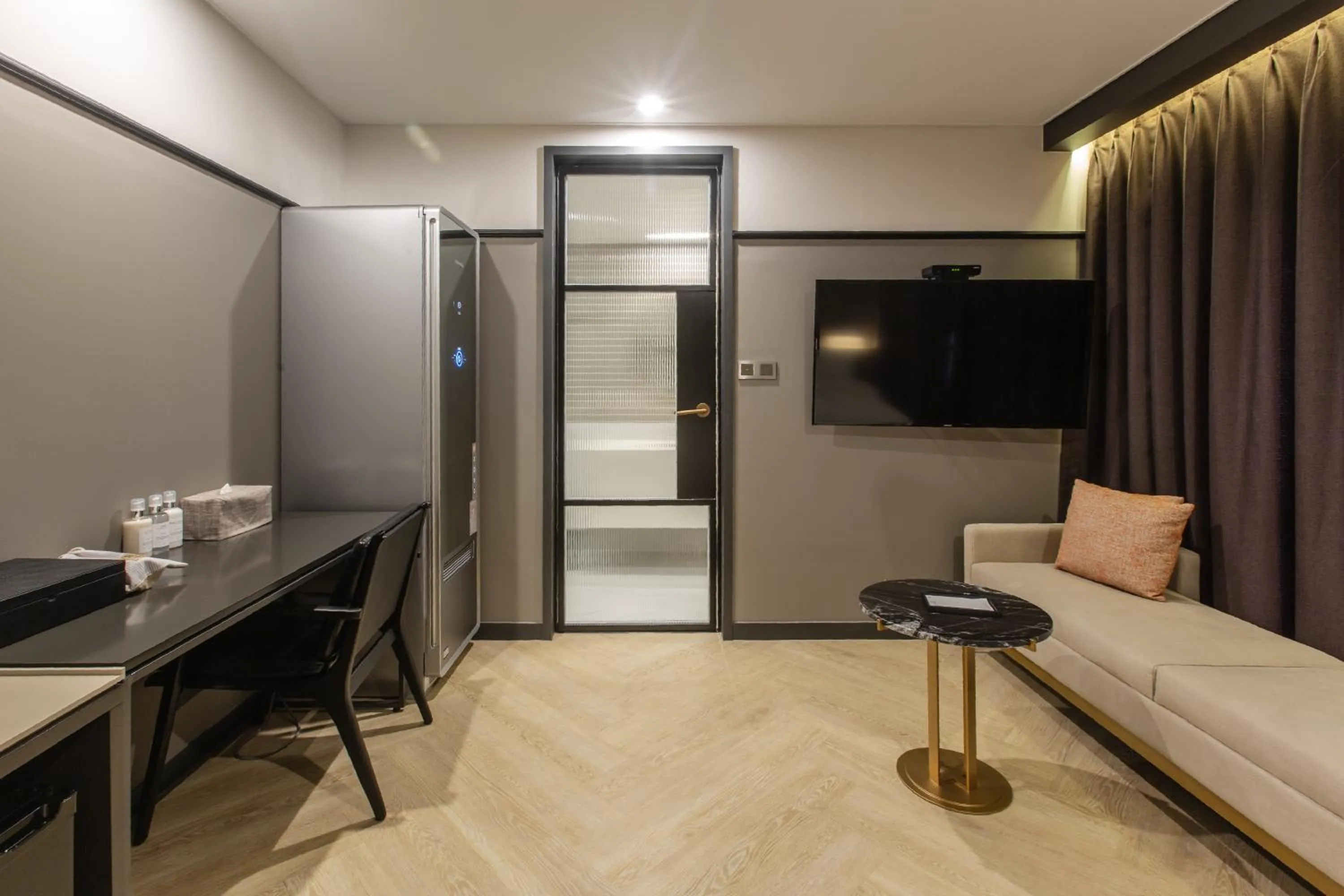 Brown Dot Gijang Yeonhwari