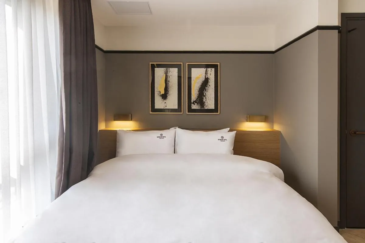 Bed in Brown Dot Gijang Yeonhwari