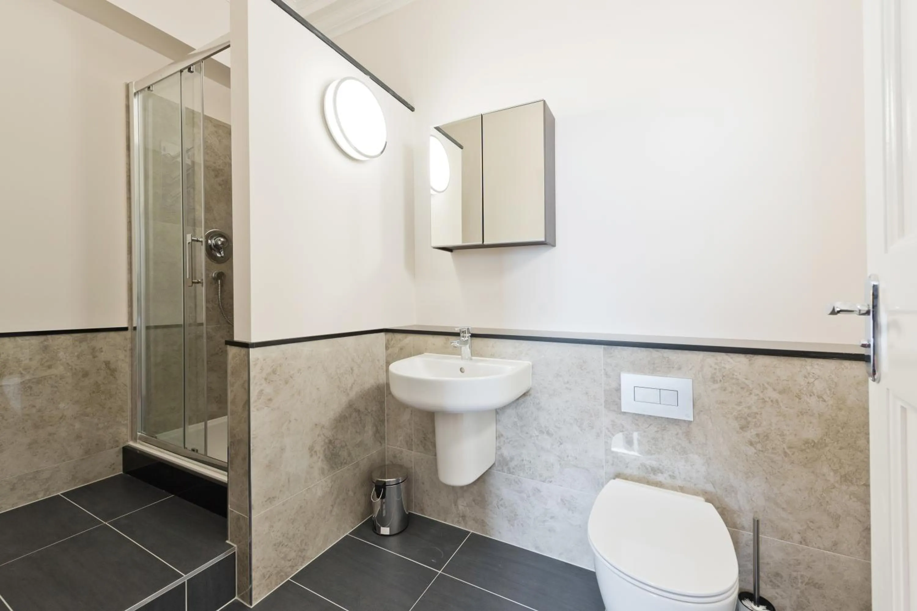 Henrietta Suites City Centre