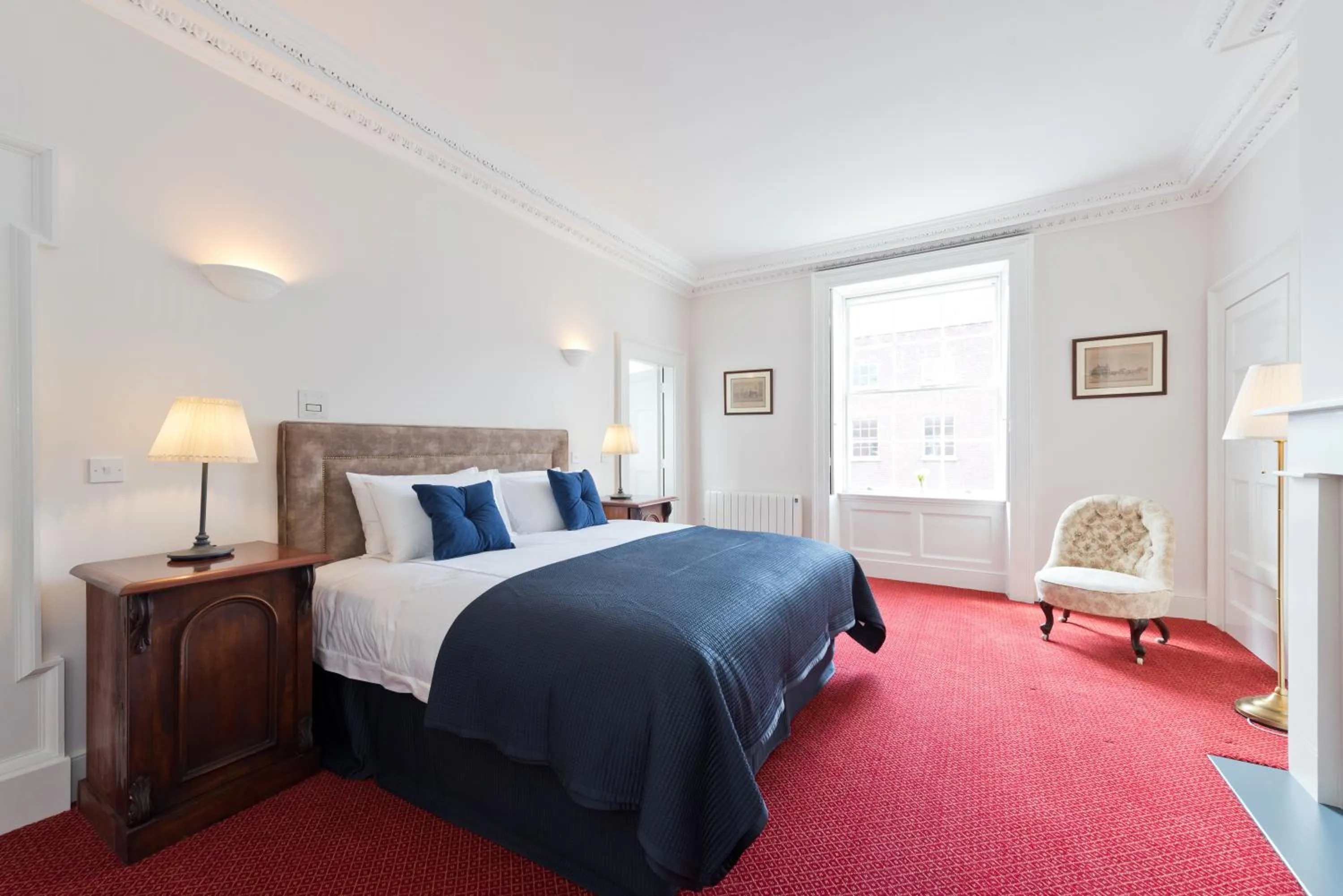 Bed in Henrietta Suites City Centre