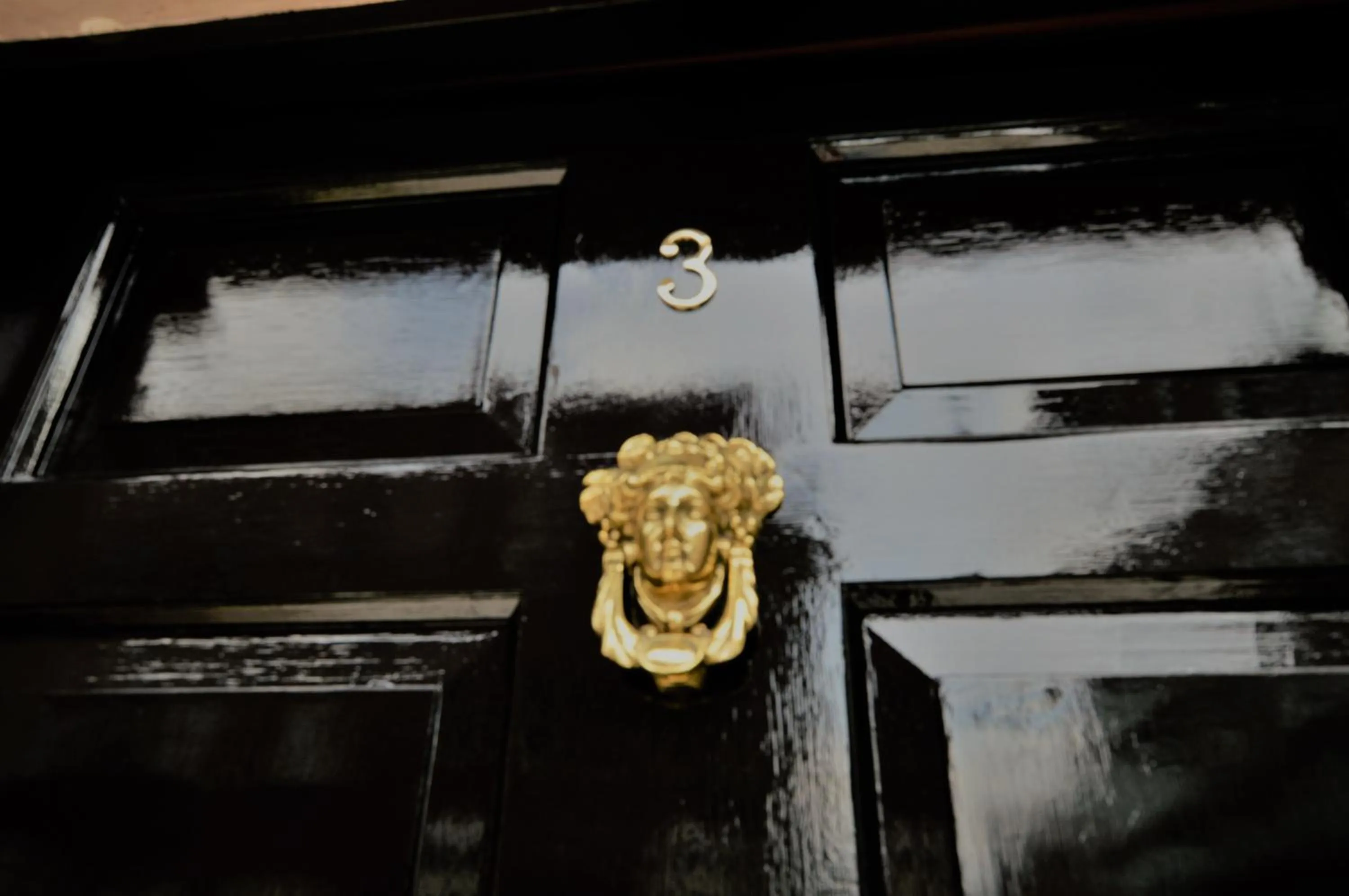 Facade/entrance in Henrietta Suites City Centre