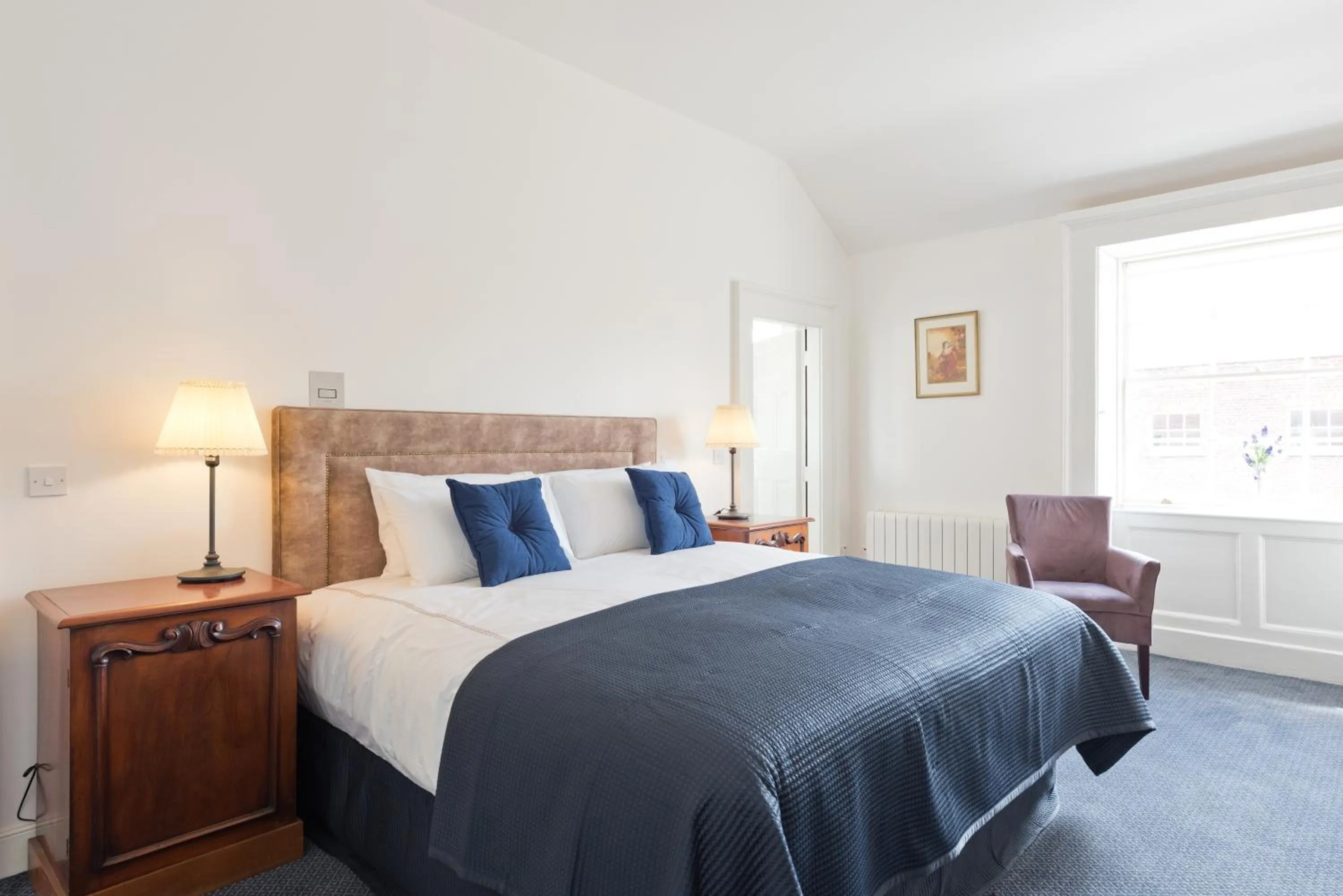 Bed in Henrietta Suites City Centre