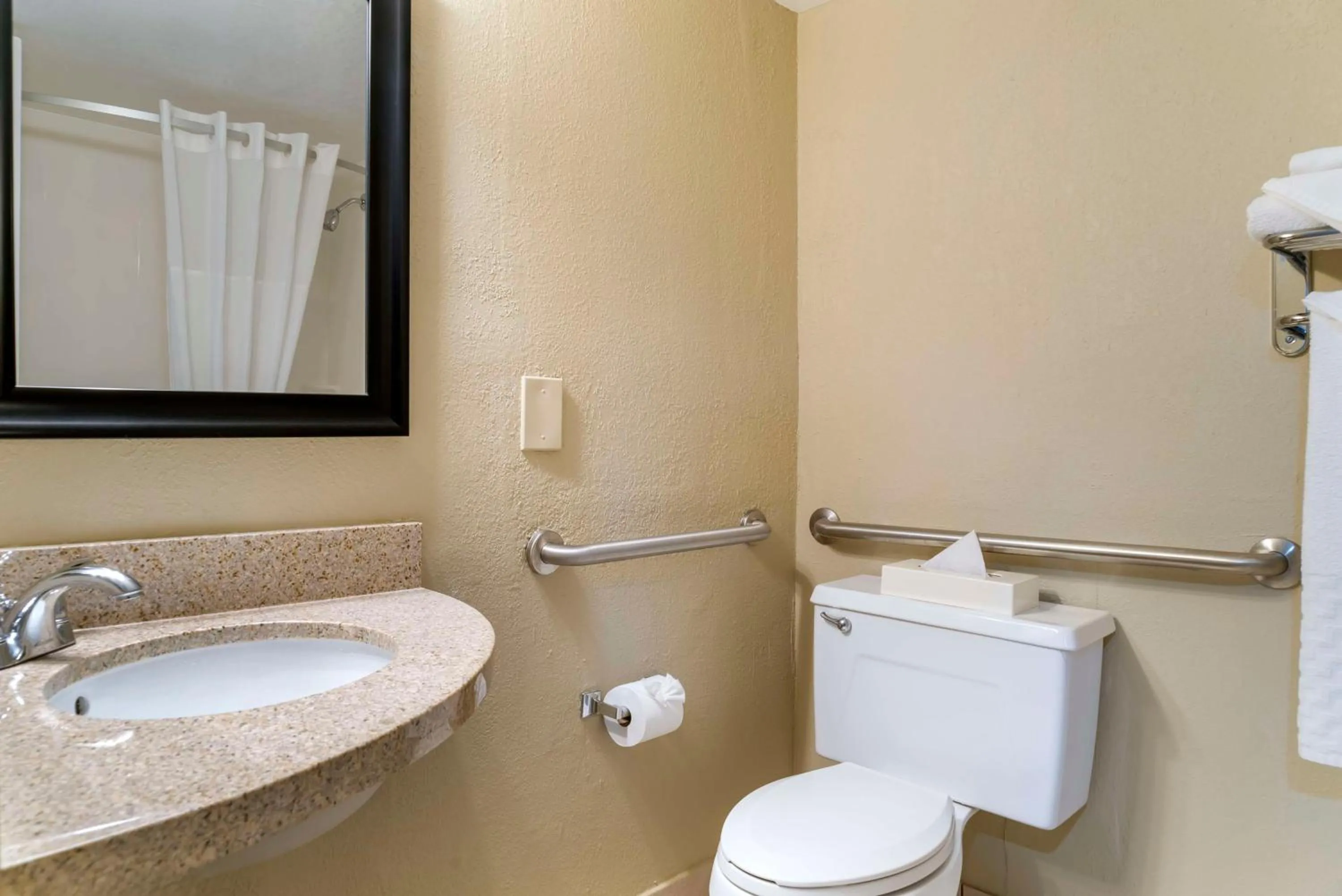 Bathroom in Best Western Greenfield Inn