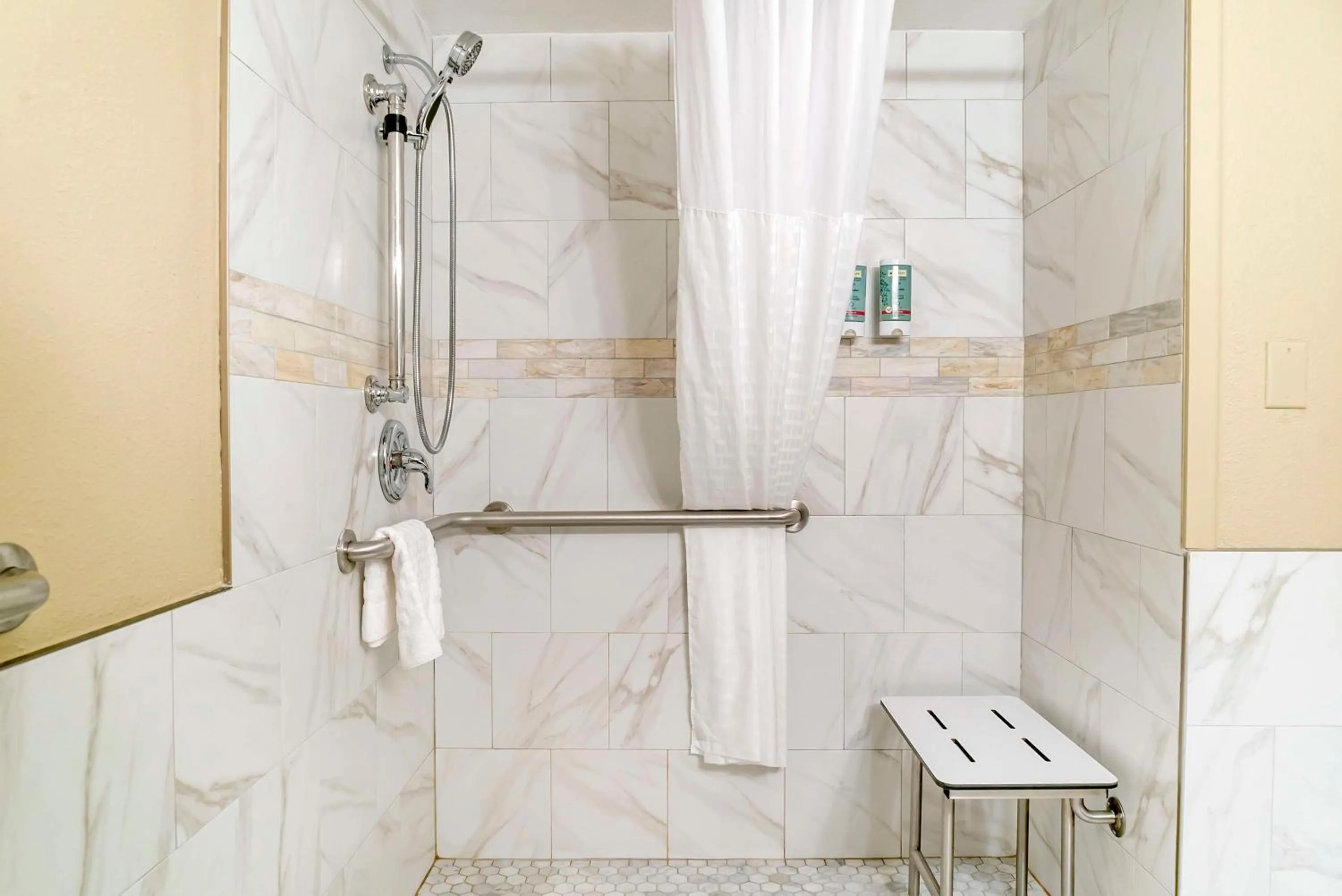 Bathroom in Best Western Greenfield Inn