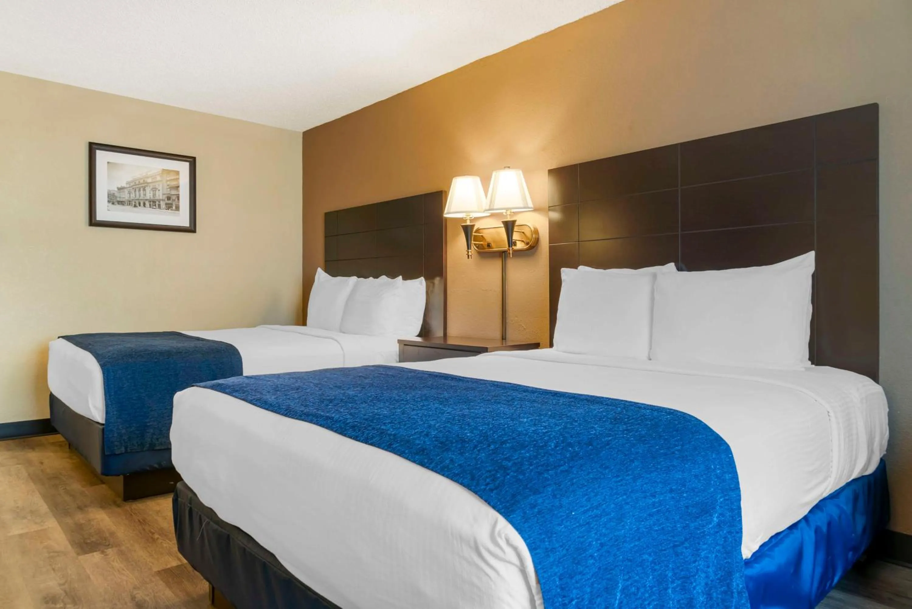 Bedroom, Bed in Best Western Greenfield Inn