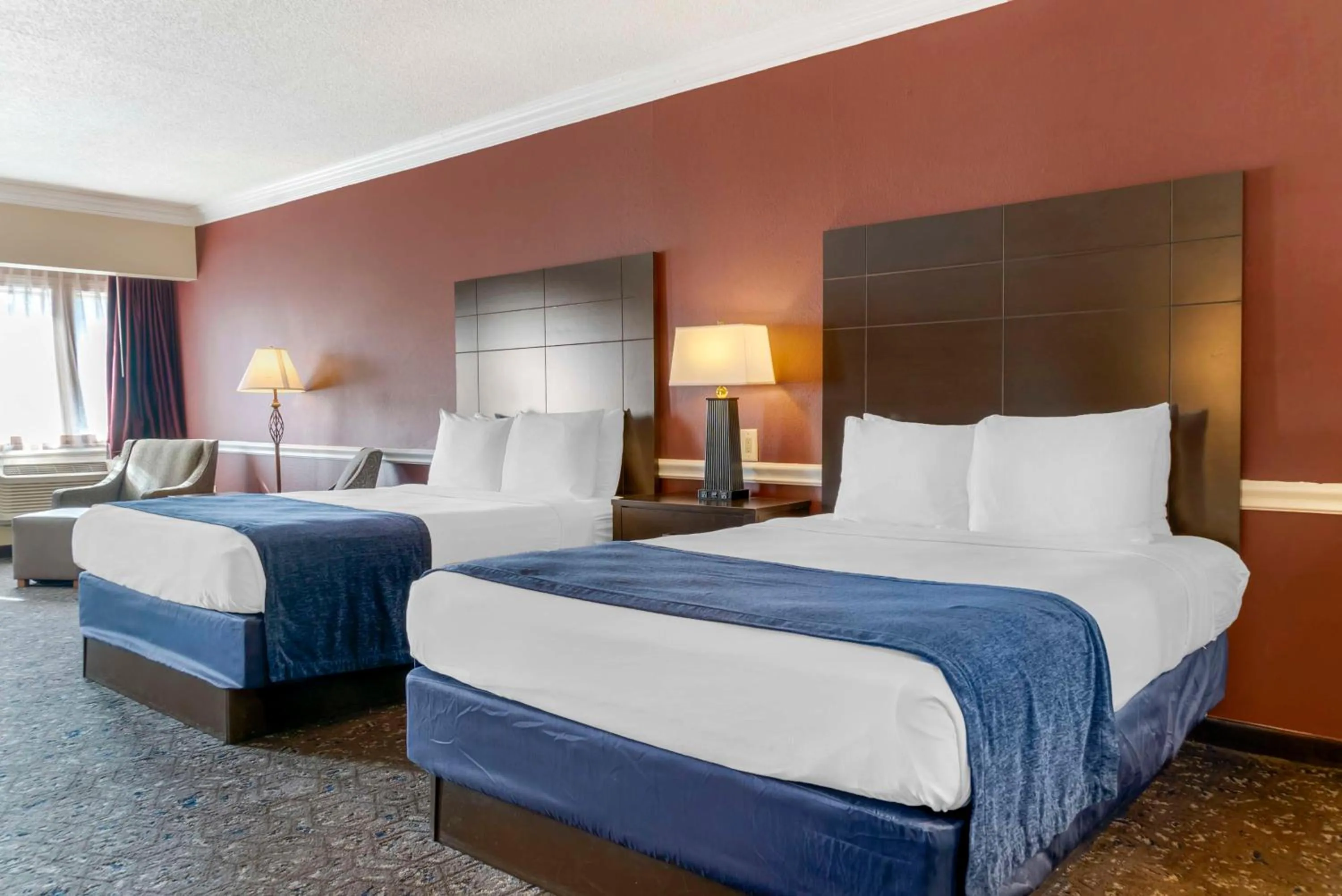 Bedroom, Bed in Best Western Greenfield Inn