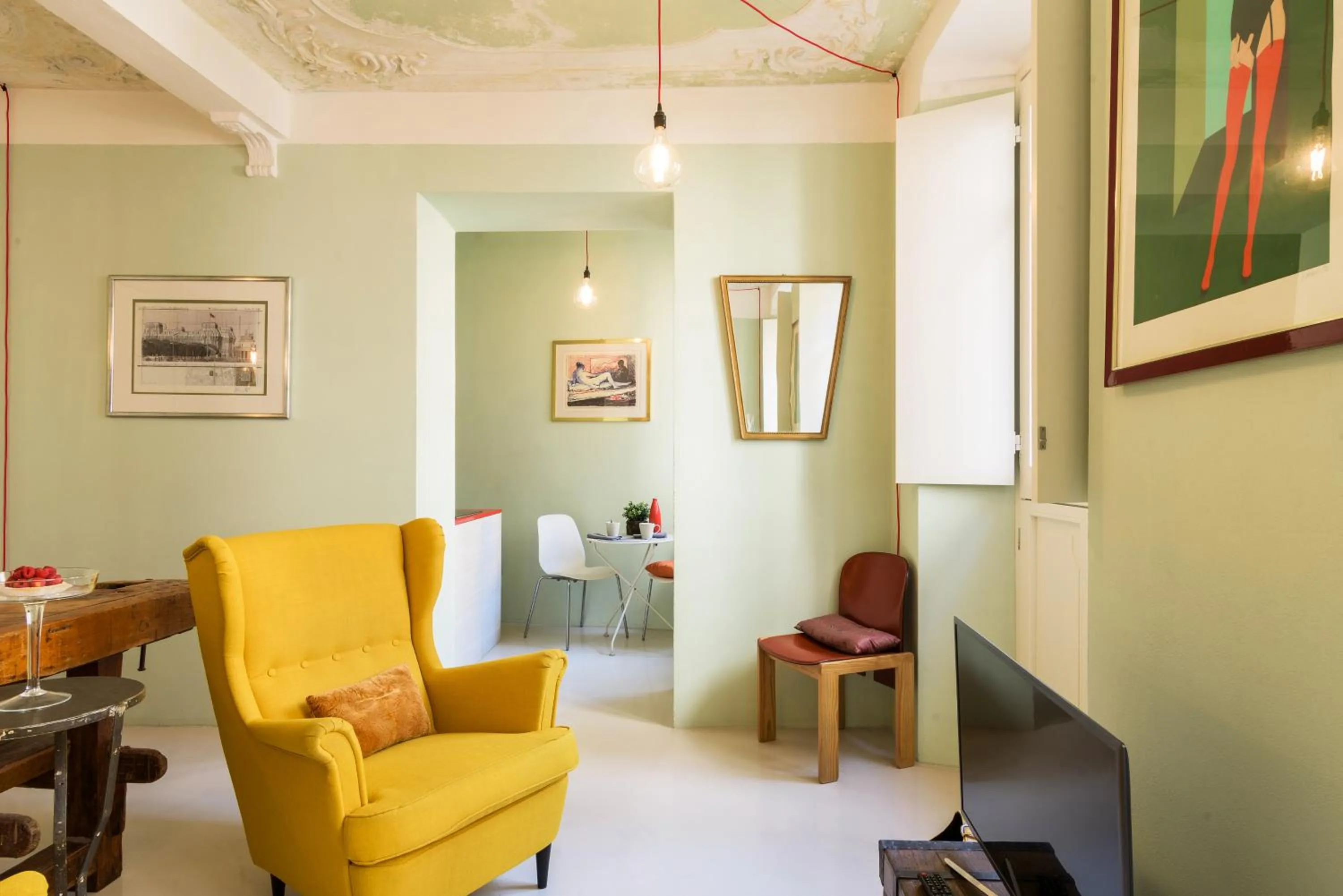 Duomo Luxury Suite - by MyHomeInComo