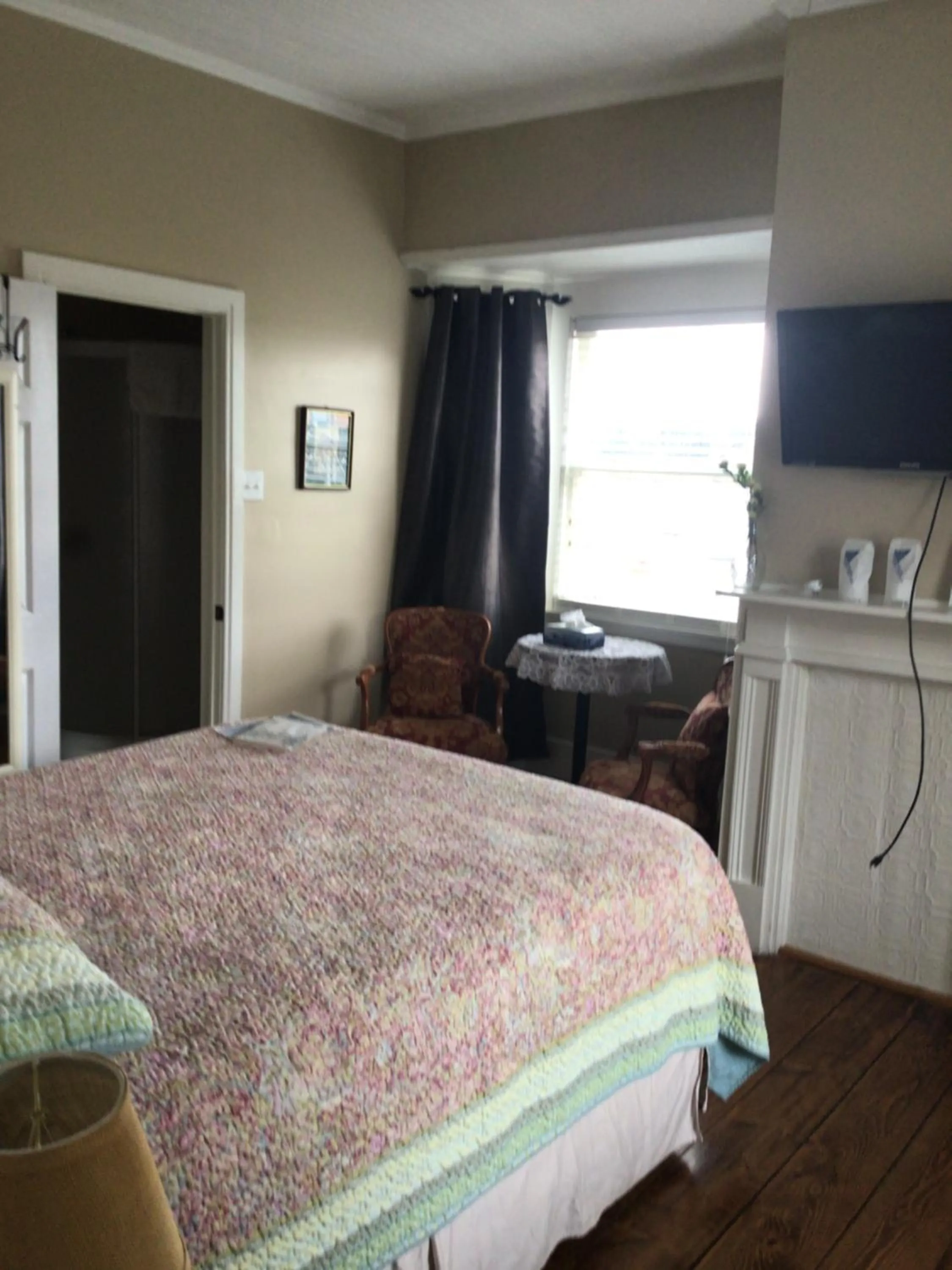 Bed in Eriksen Premises