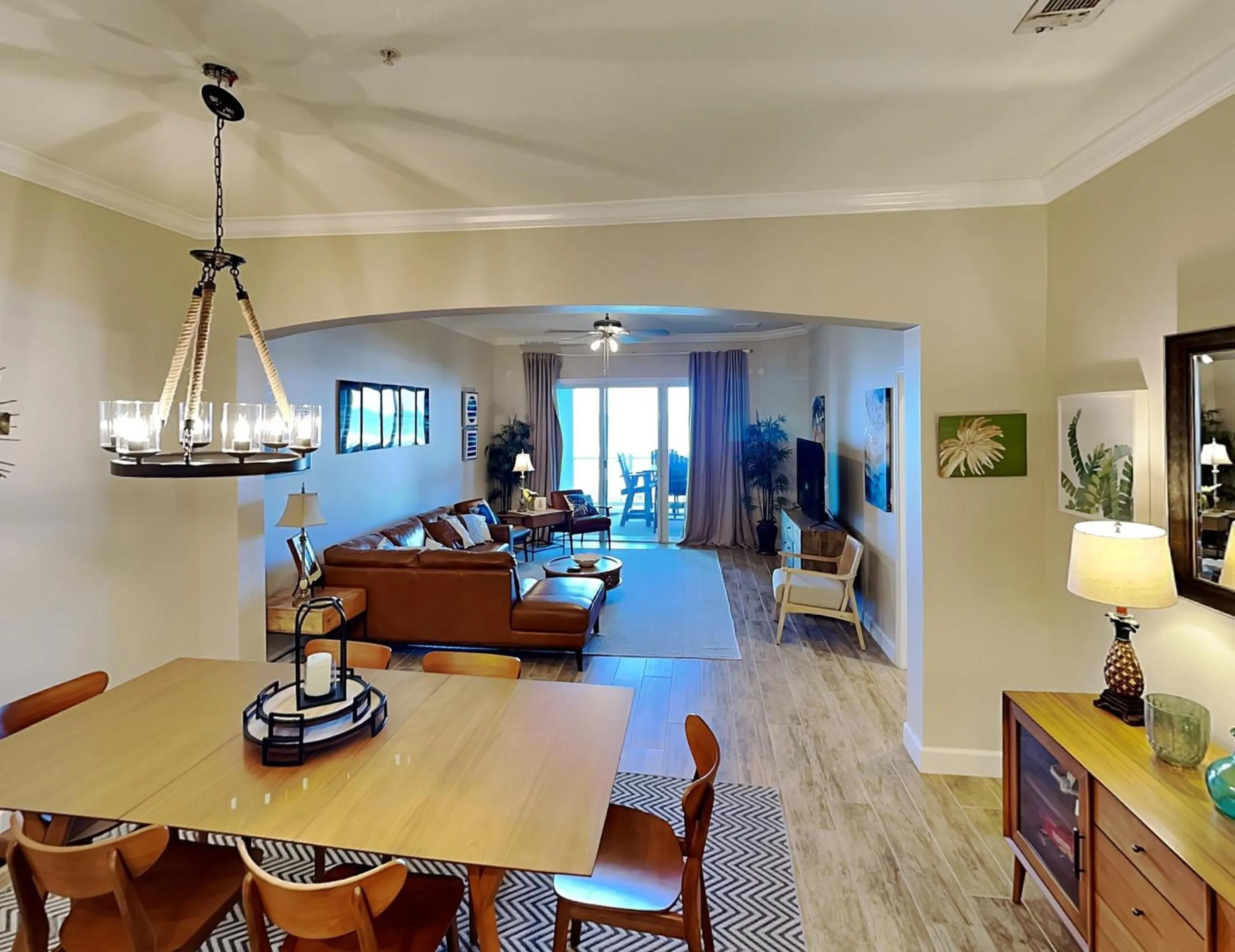 Property building in 832 Cinnamon Beach